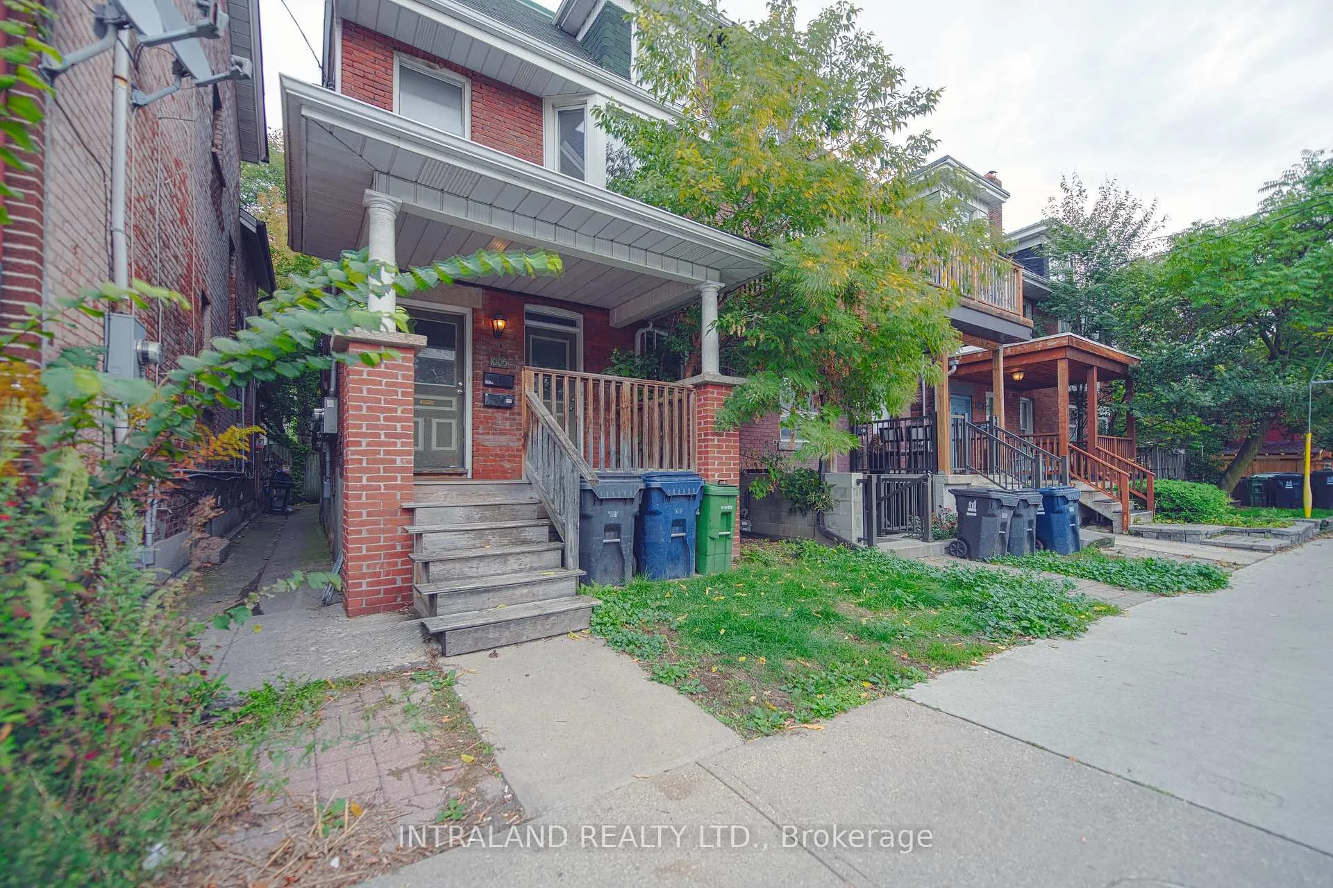 Front of 1005 Bathurst Street