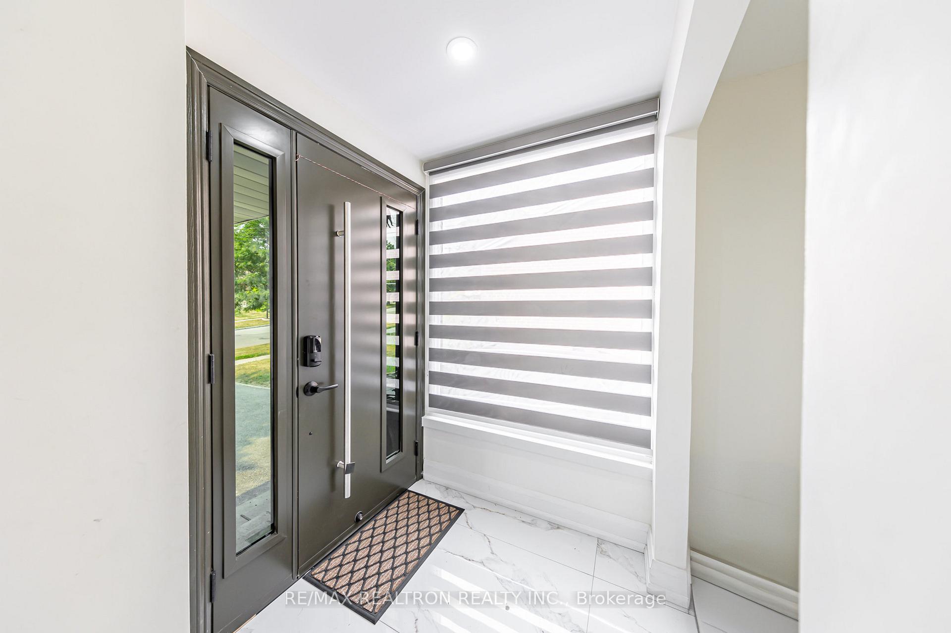 Photo 2 of Unit Upper Level, 111 Mossbank Drive, Scarborough, Woburn — HOMEH