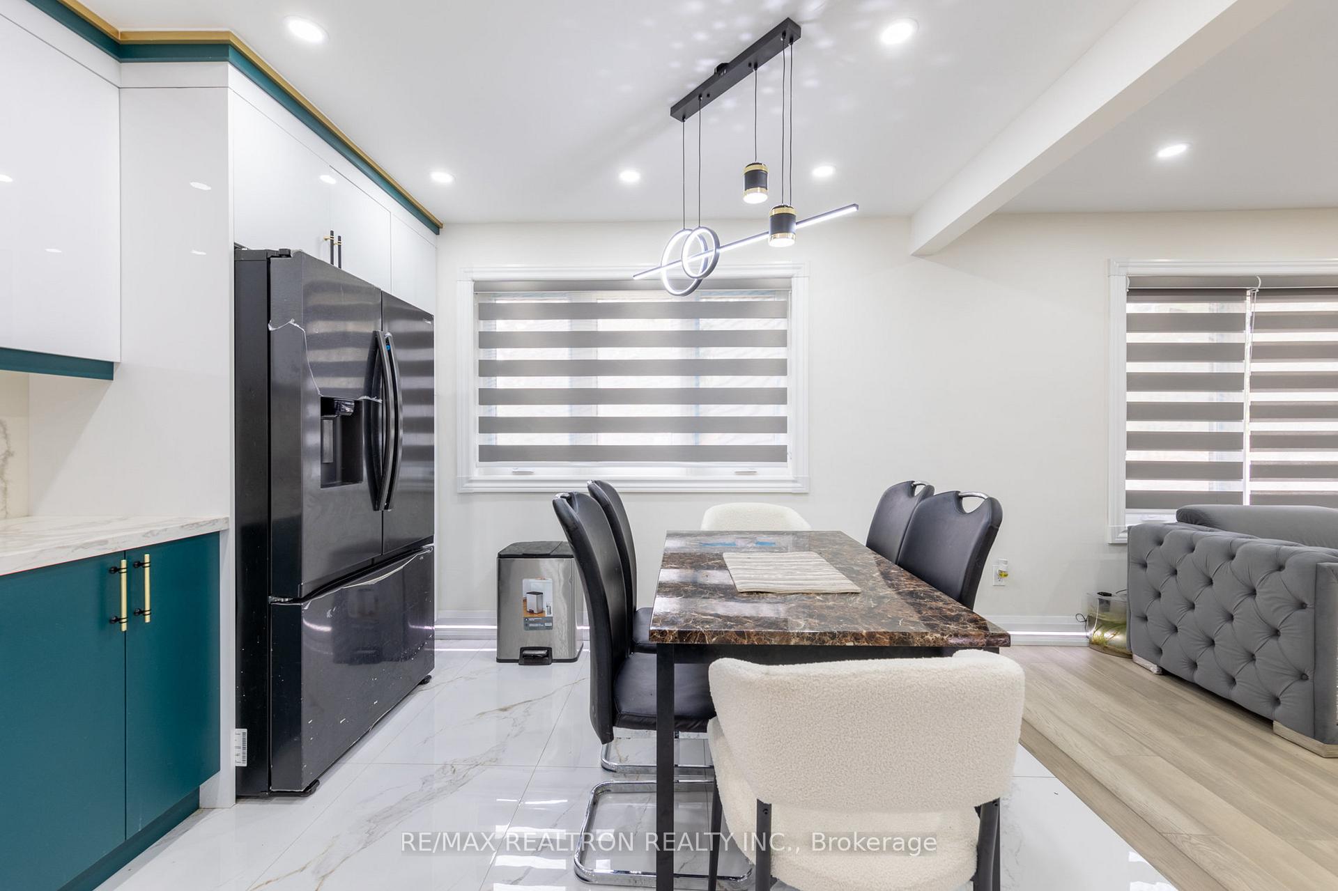 Photo 7 of Unit Upper Level, 111 Mossbank Drive, Scarborough, Woburn — HOMEH