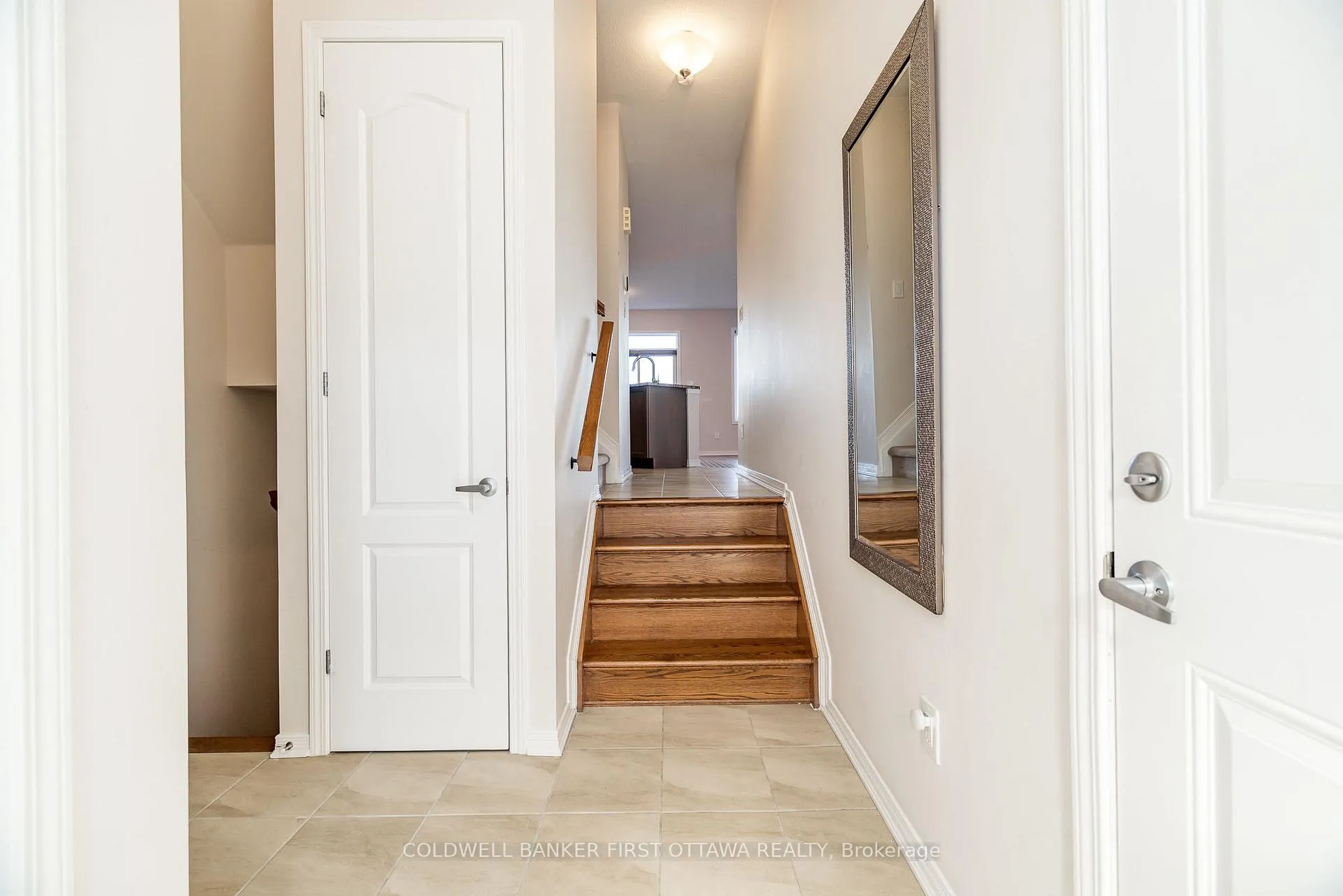 Photo 4 of 505 Radiant Private, Ottawa, Kanata - Emerald Meadows/Trailwest — HOMEH