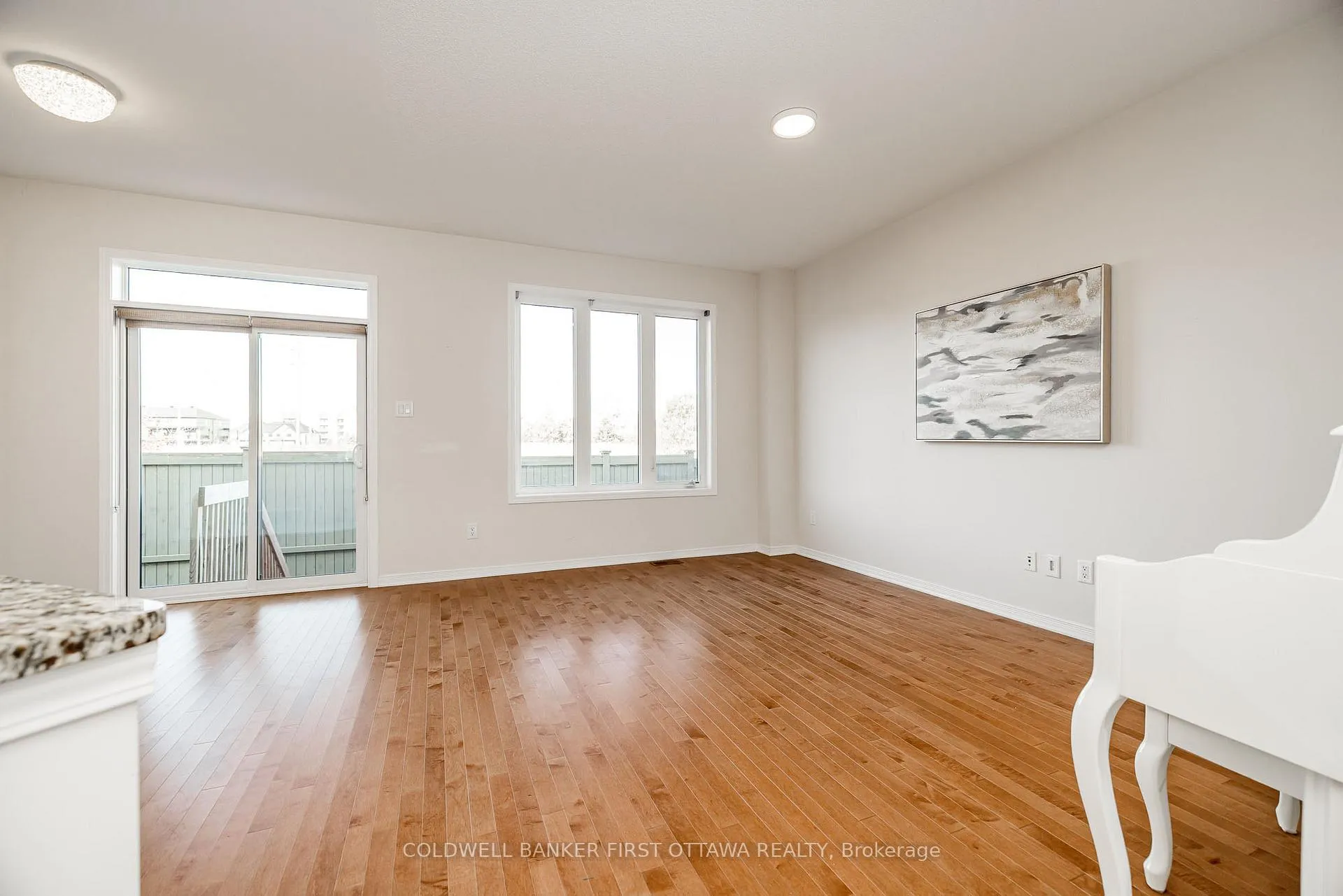 Photo 5 of 505 Radiant Private, Ottawa, Kanata - Emerald Meadows/Trailwest — HOMEH