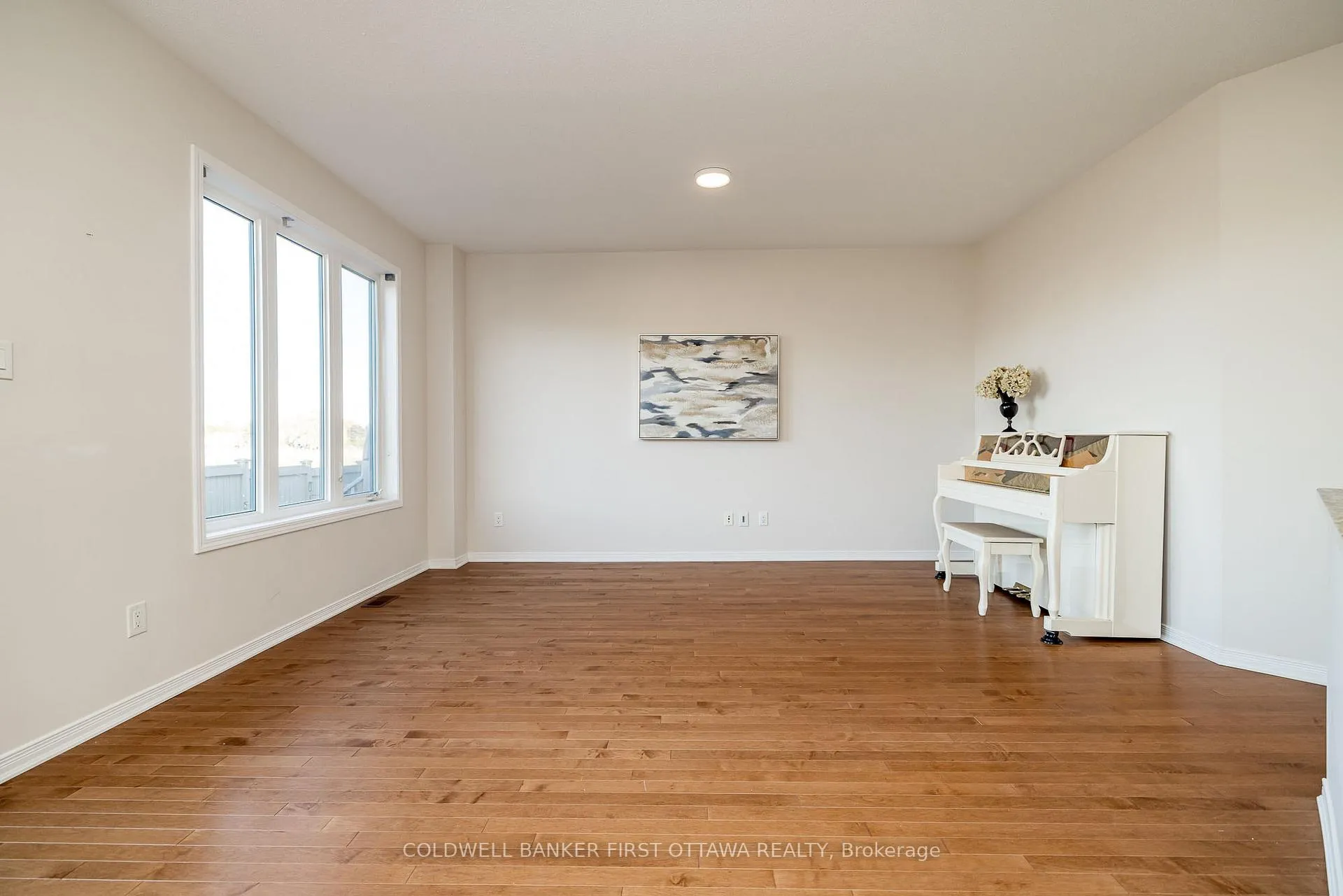 Photo 7 of 505 Radiant Private, Ottawa, Kanata - Emerald Meadows/Trailwest — HOMEH