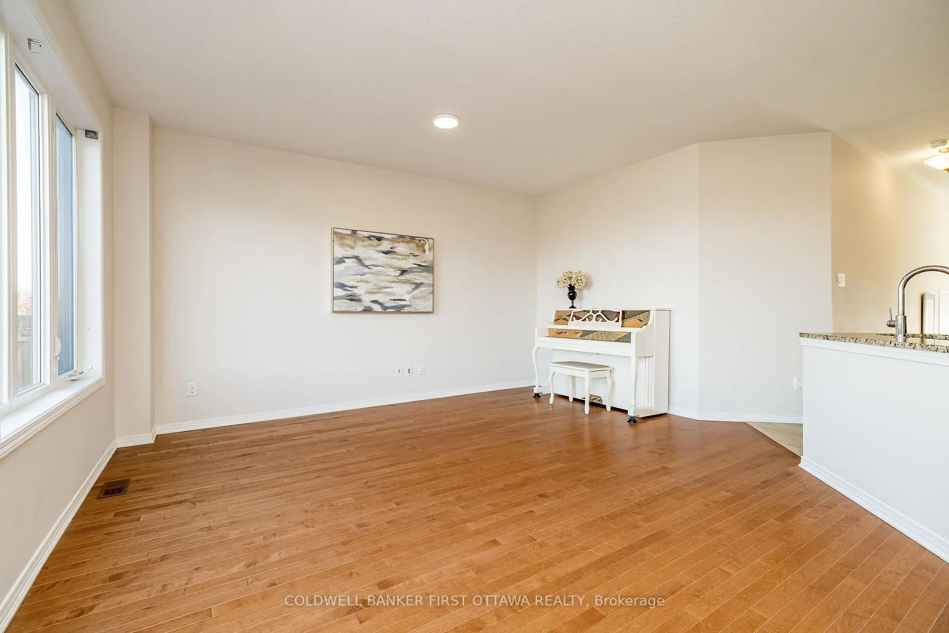Photo 8 of 505 Radiant Private, Ottawa, Kanata - Emerald Meadows/Trailwest — HOMEH