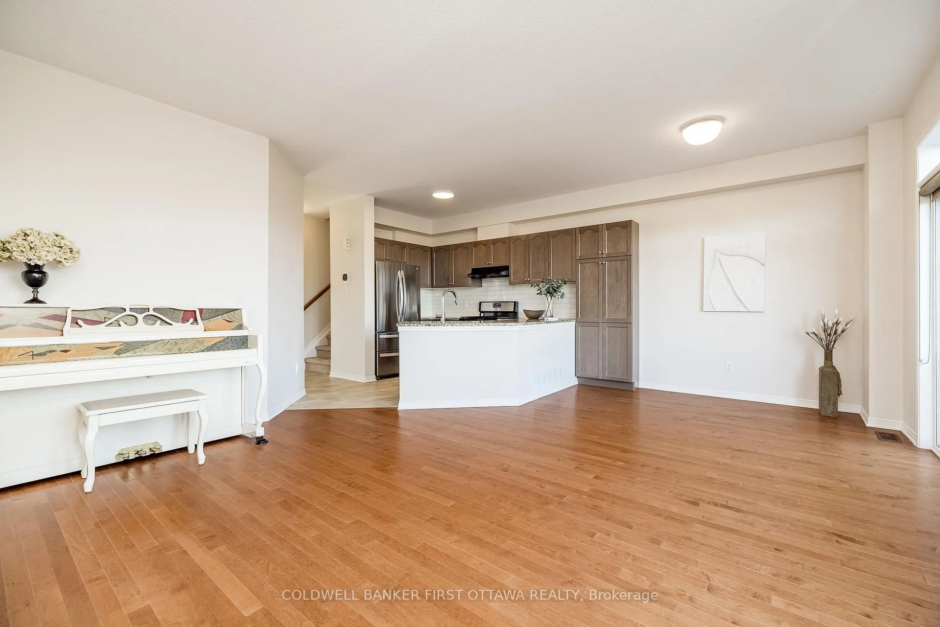 Photo 9 of 505 Radiant Private, Ottawa, Kanata - Emerald Meadows/Trailwest — HOMEH