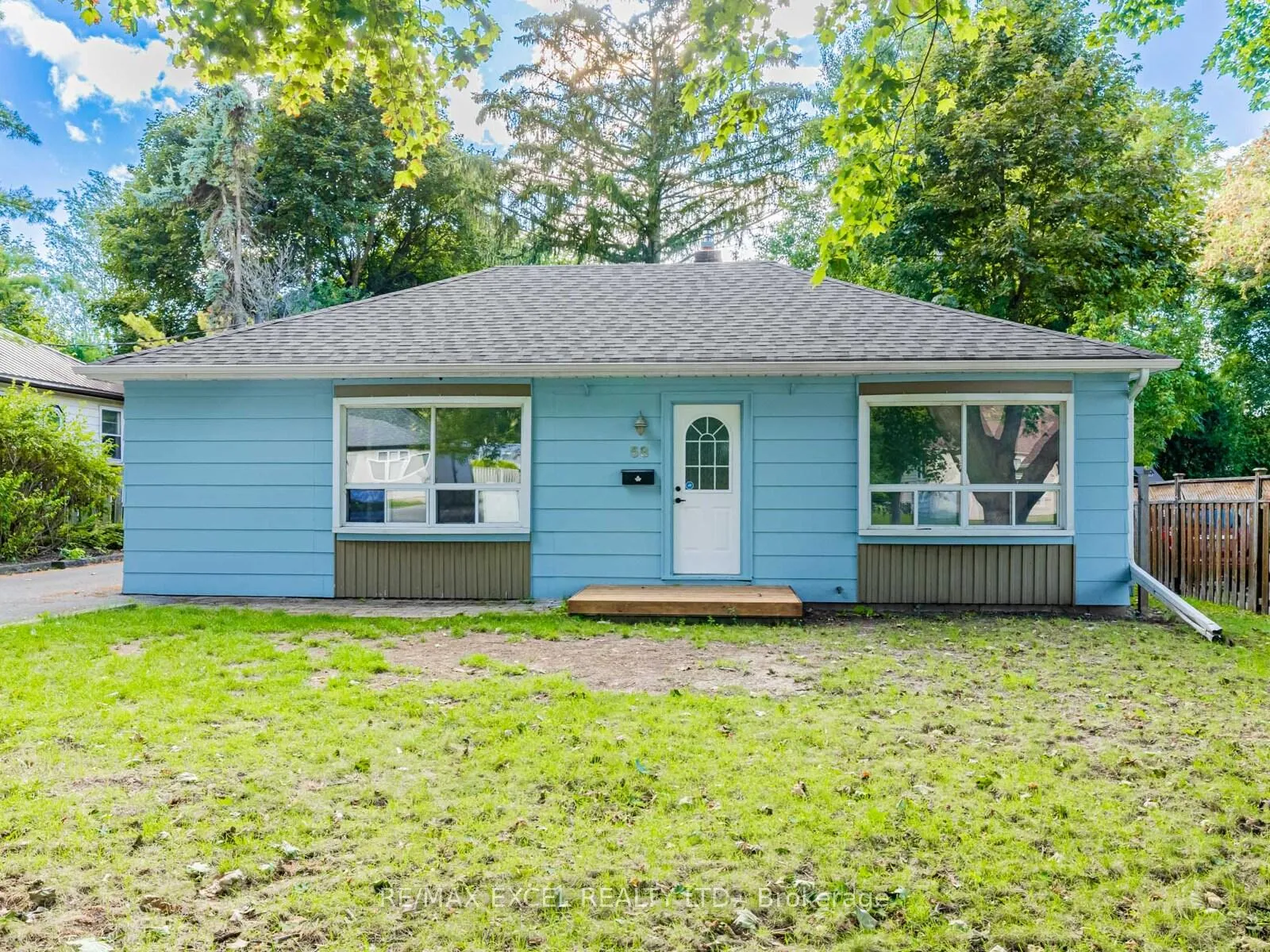Photo 1 of 58 Howard Road, Newmarket, Huron Heights-Leslie Valley — HOMEH
