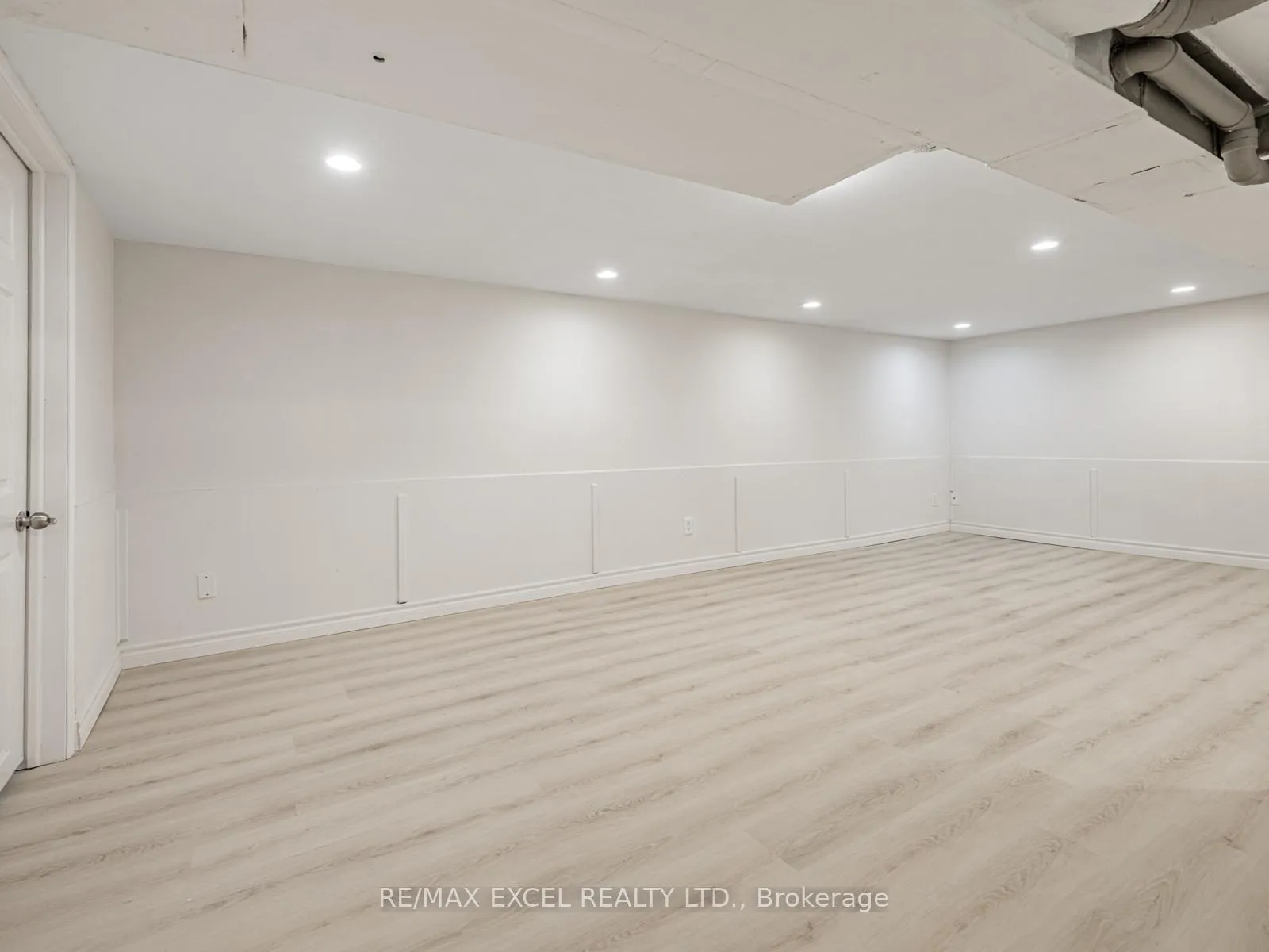 Photo 18 of 58 Howard Road, Newmarket, Huron Heights-Leslie Valley — HOMEH