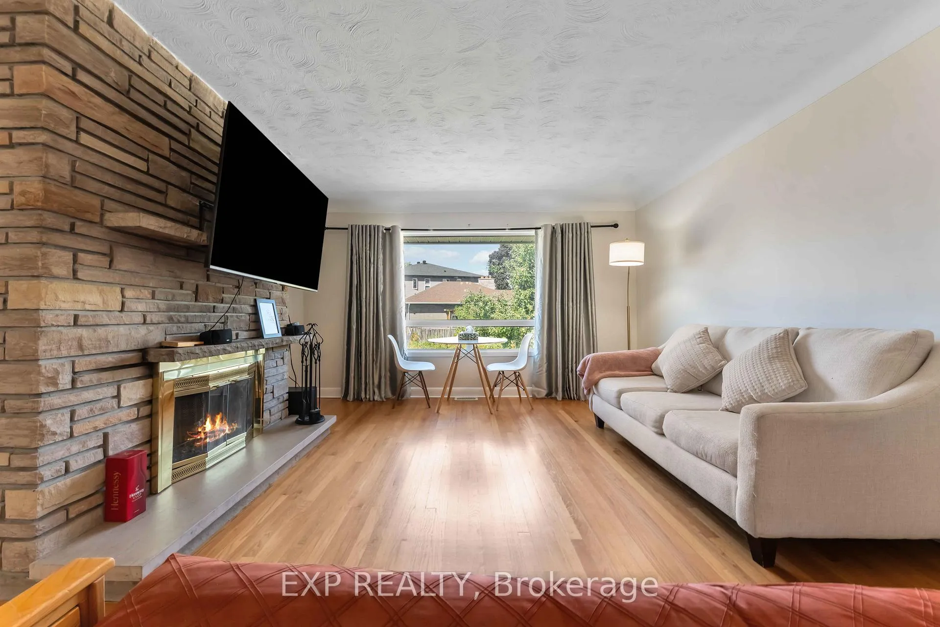 Photo 2 of 506 Vernon Avenue, Ottawa, Castle Heights — HOMEH