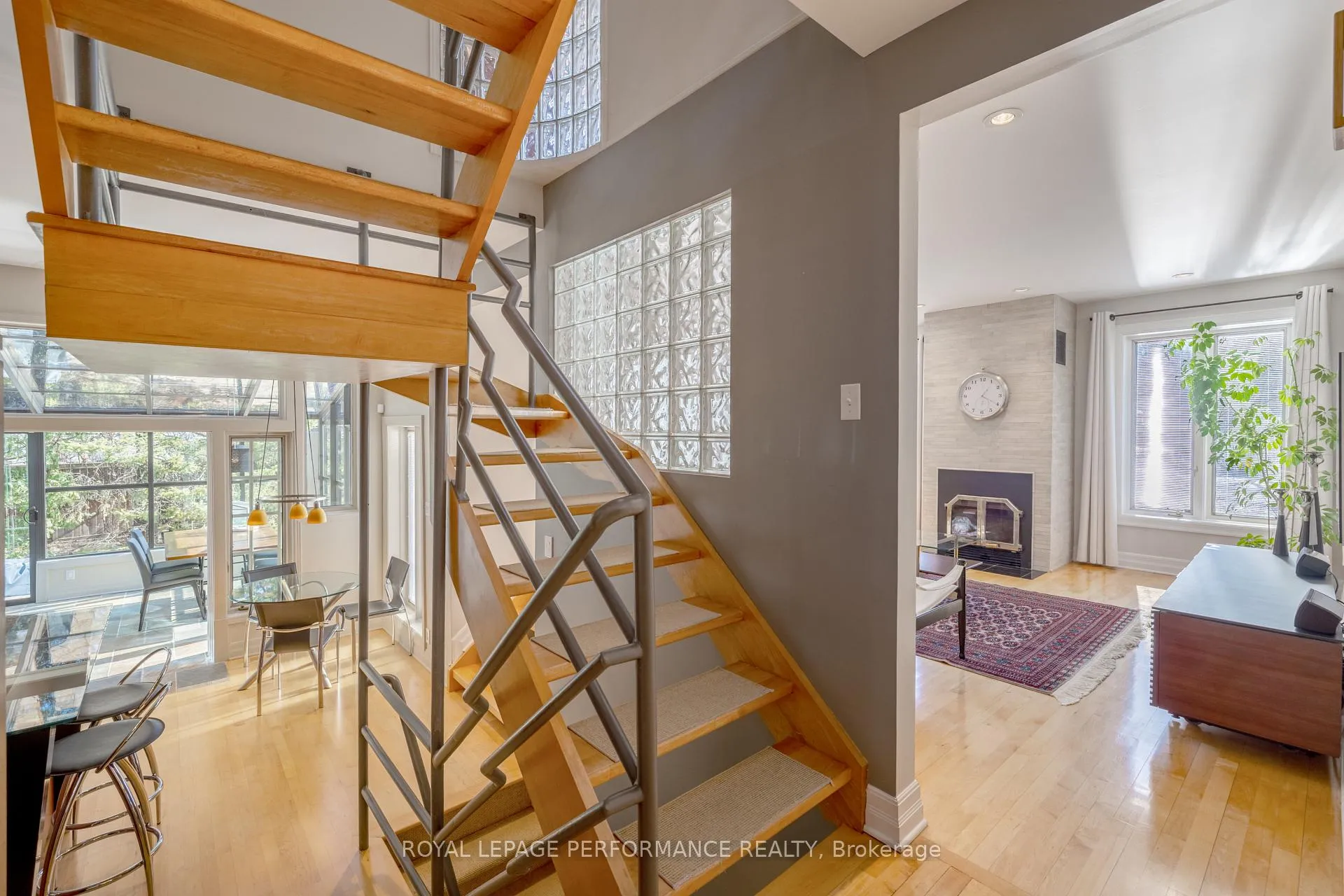 Photo 10 of 55 Delong Drive, Ottawa, Rothwell Heights — HOMEH