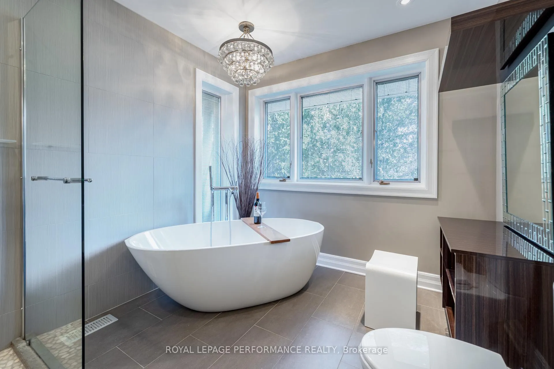 Photo 23 of 55 Delong Drive, Ottawa, Rothwell Heights — HOMEH