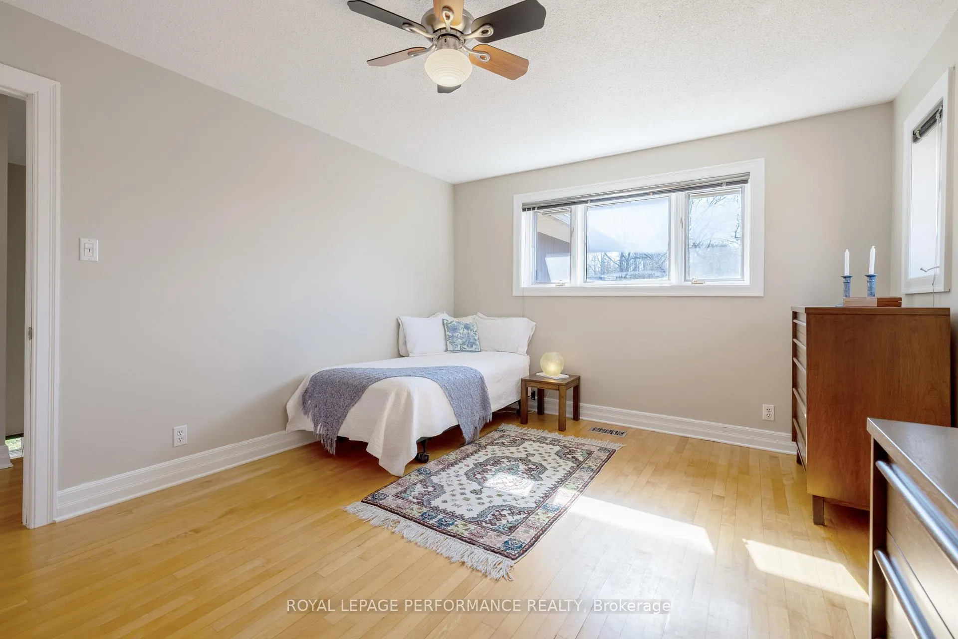 Photo 24 of 55 Delong Drive, Ottawa, Rothwell Heights — HOMEH