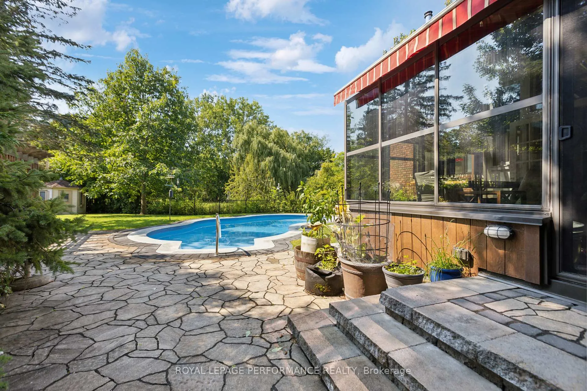 Photo 36 of 55 Delong Drive, Ottawa, Rothwell Heights — HOMEH