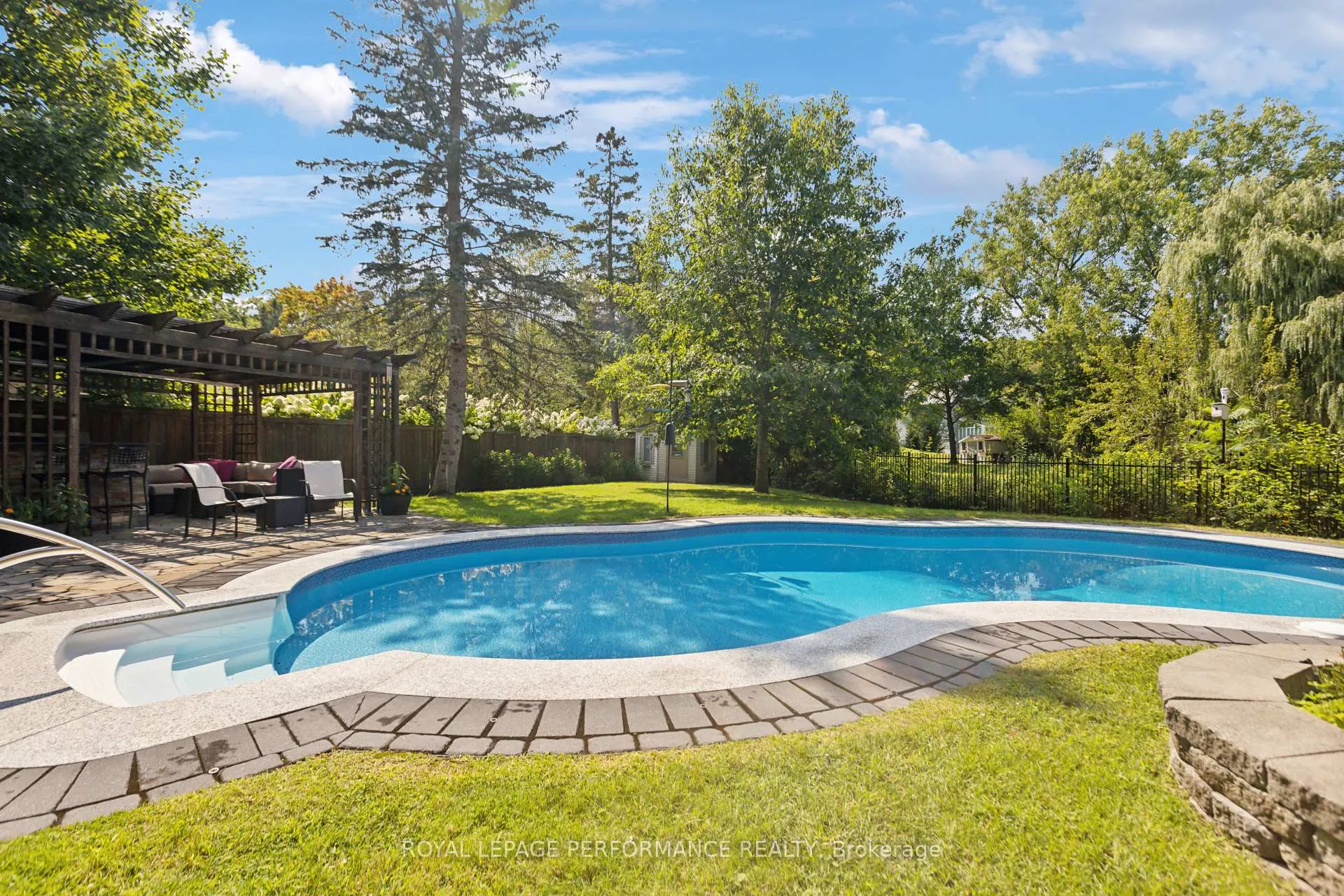 Photo 38 of 55 Delong Drive, Ottawa, Rothwell Heights — HOMEH
