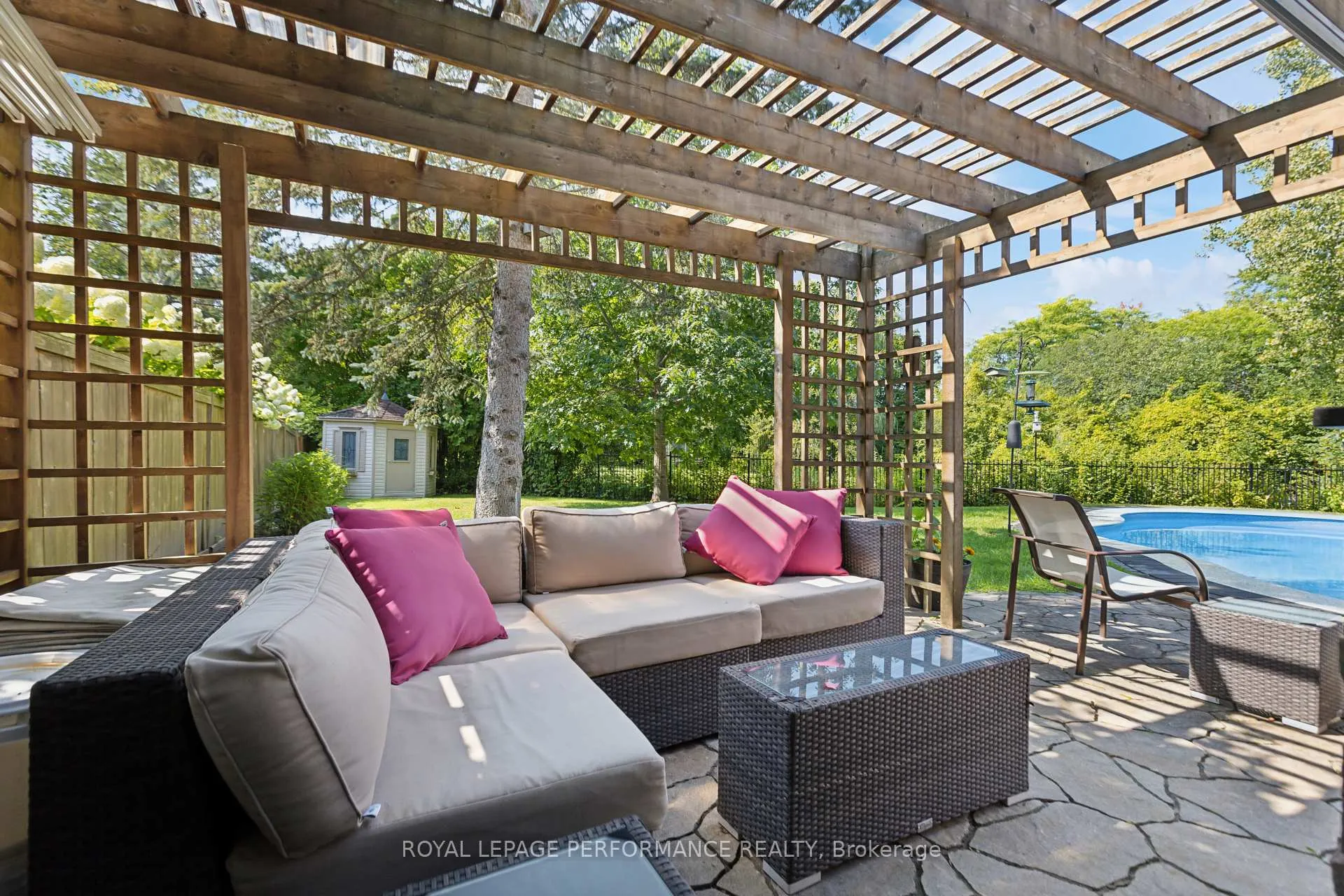 Photo 40 of 55 Delong Drive, Ottawa, Rothwell Heights — HOMEH