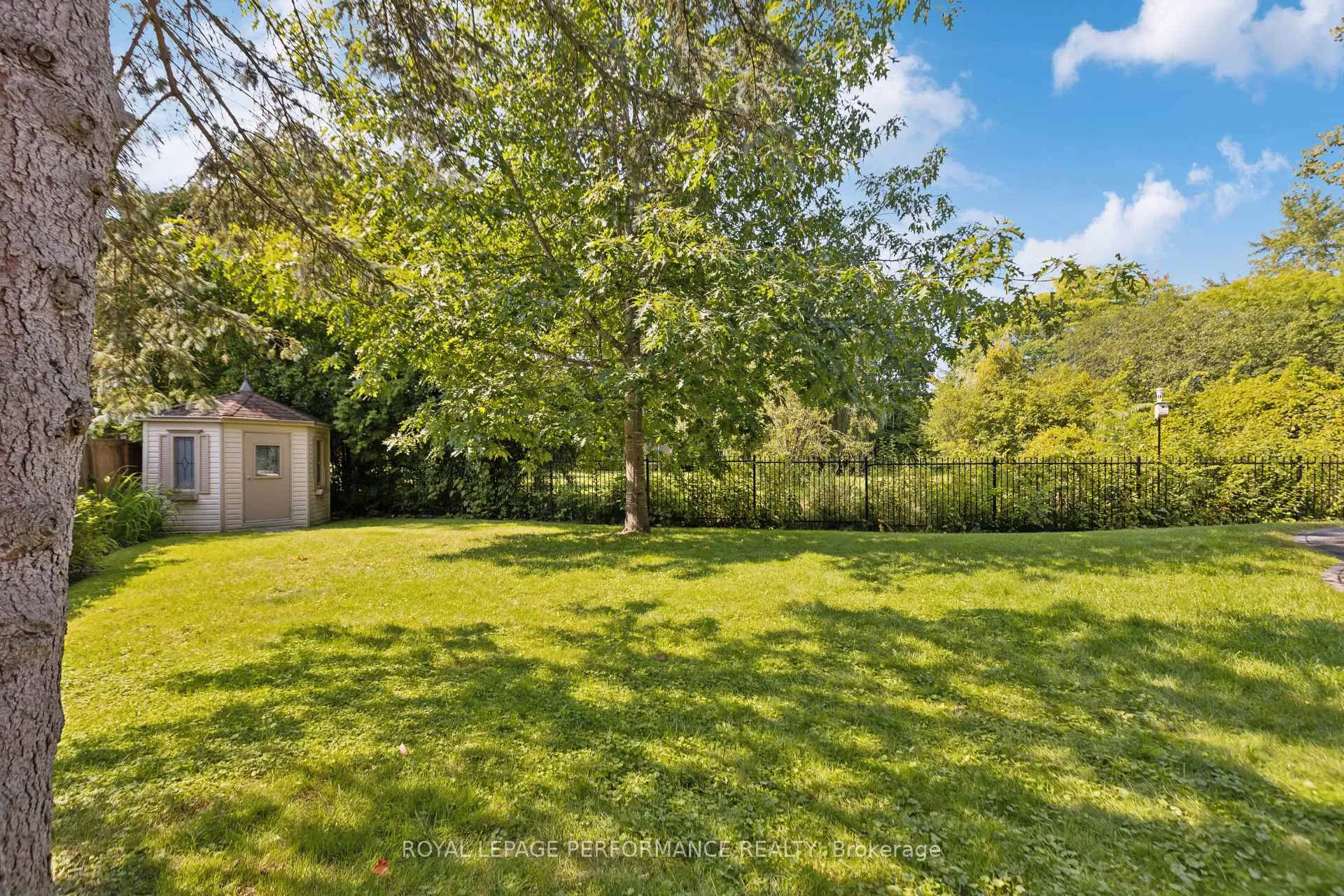 Photo 42 of 55 Delong Drive, Ottawa, Rothwell Heights — HOMEH