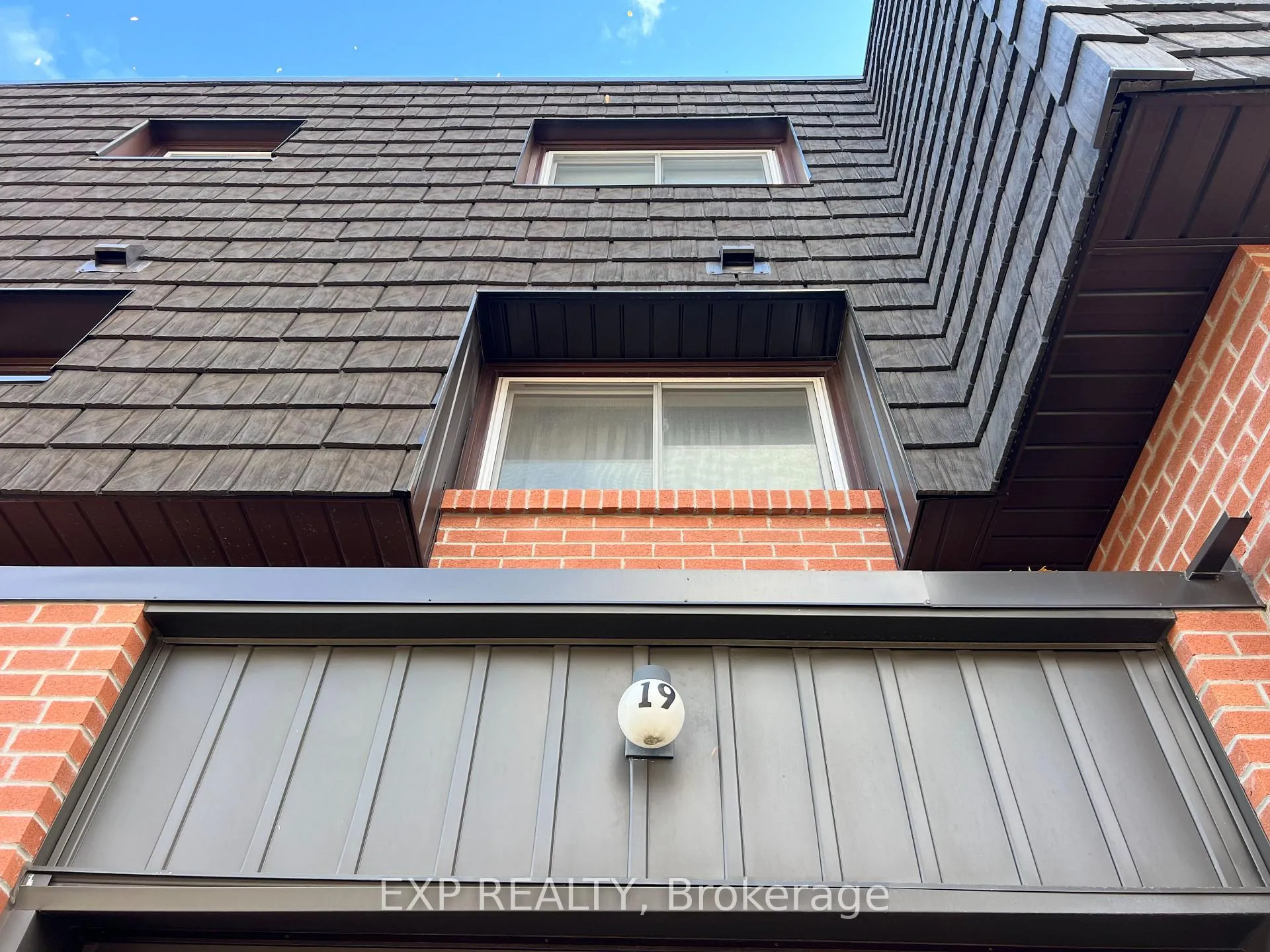 Photo 6 of 19 Darras Court, Brampton, Southgate — HOMEH