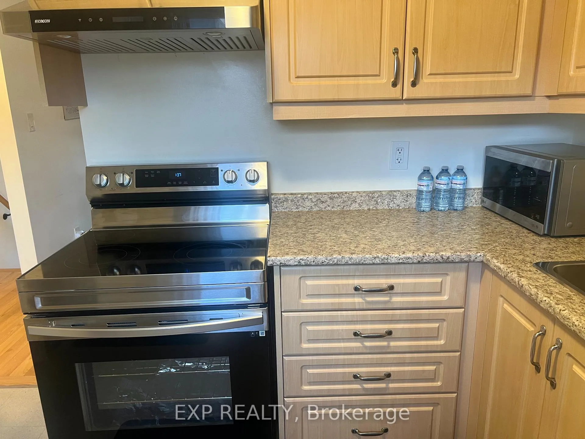 Photo 8 of 19 Darras Court, Brampton, Southgate — HOMEH