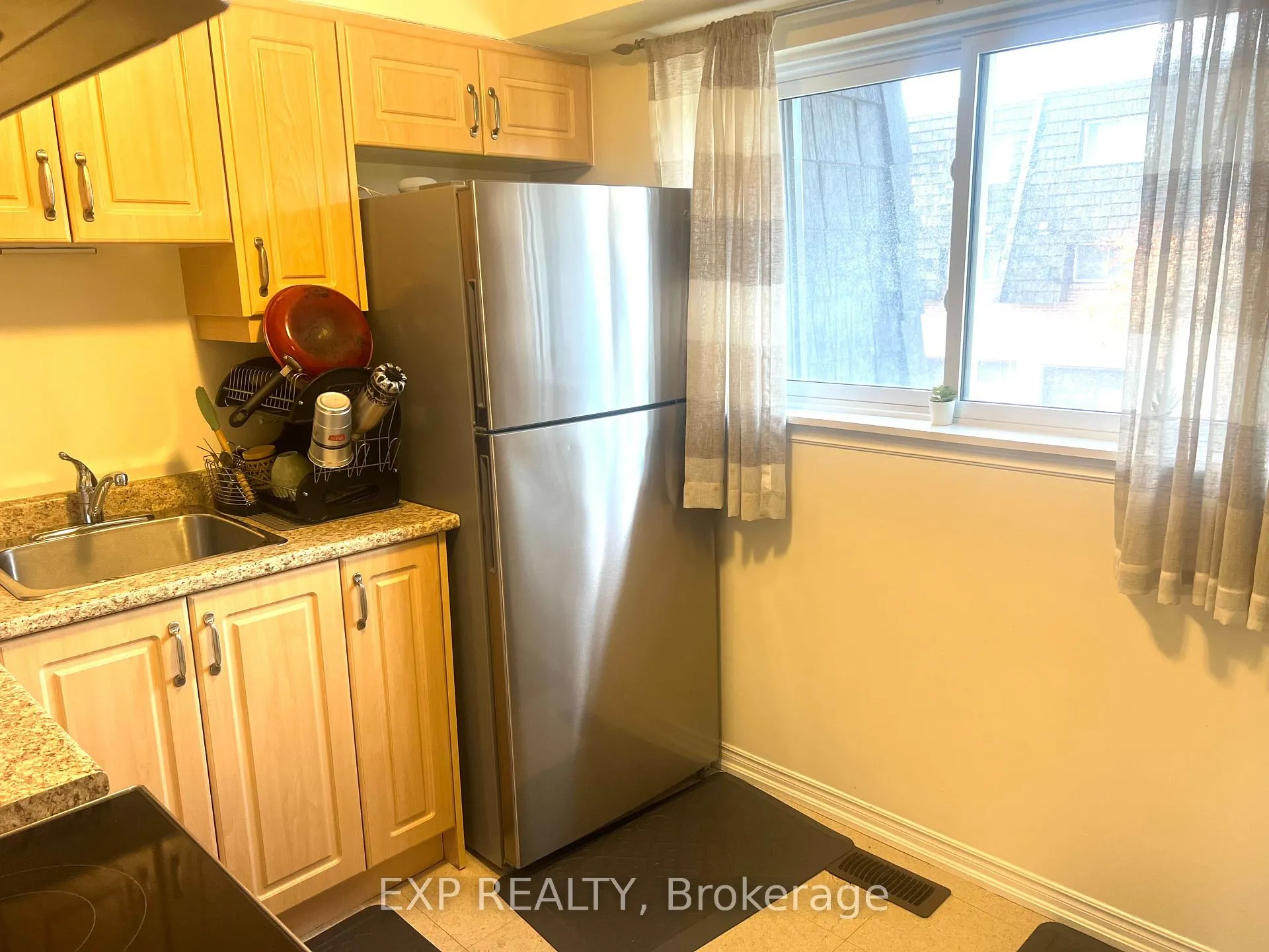 Photo 20 of 19 Darras Court, Brampton, Southgate — HOMEH