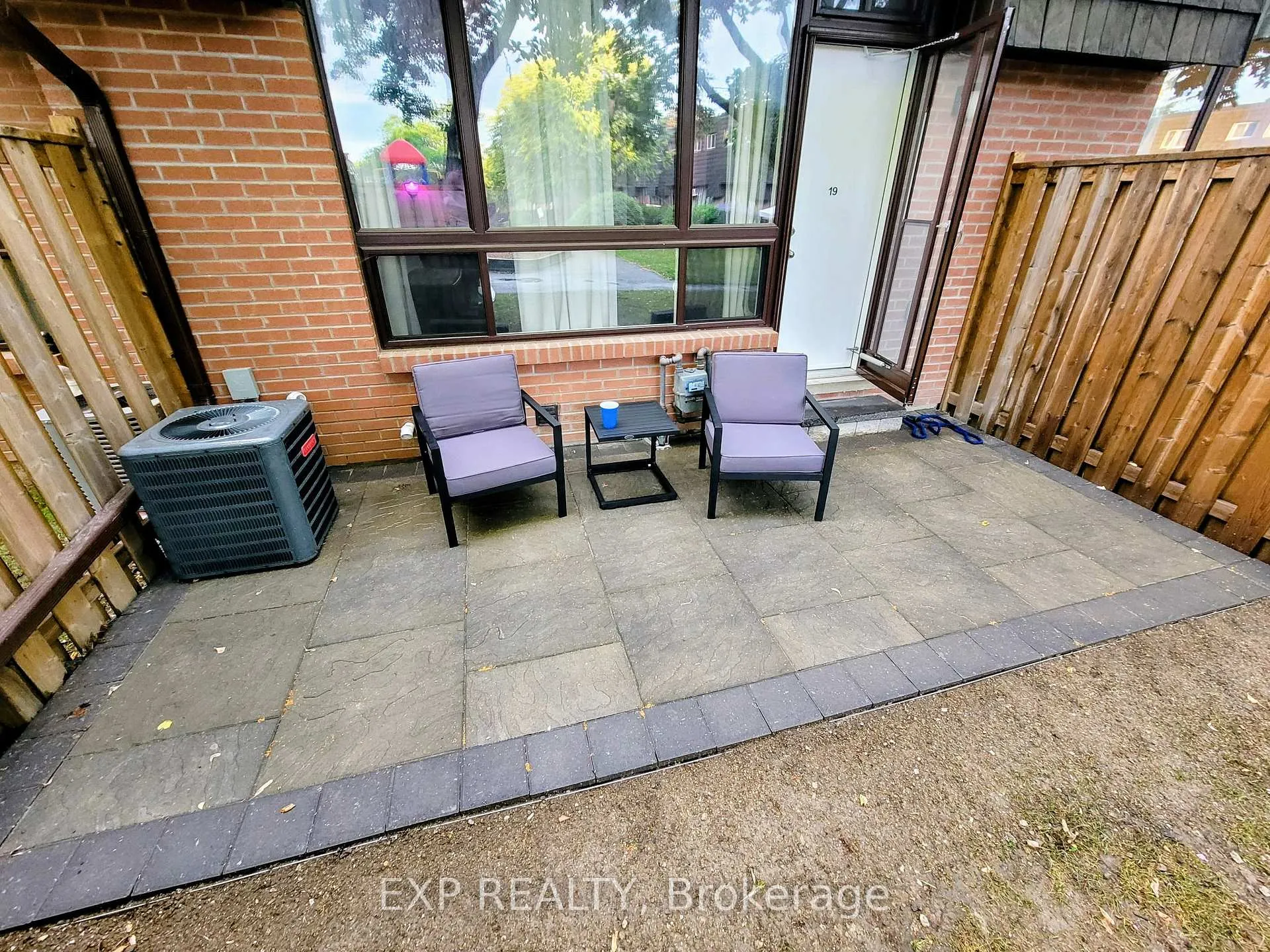Photo 121 of 19 Darras Court, Brampton, Southgate — HOMEH