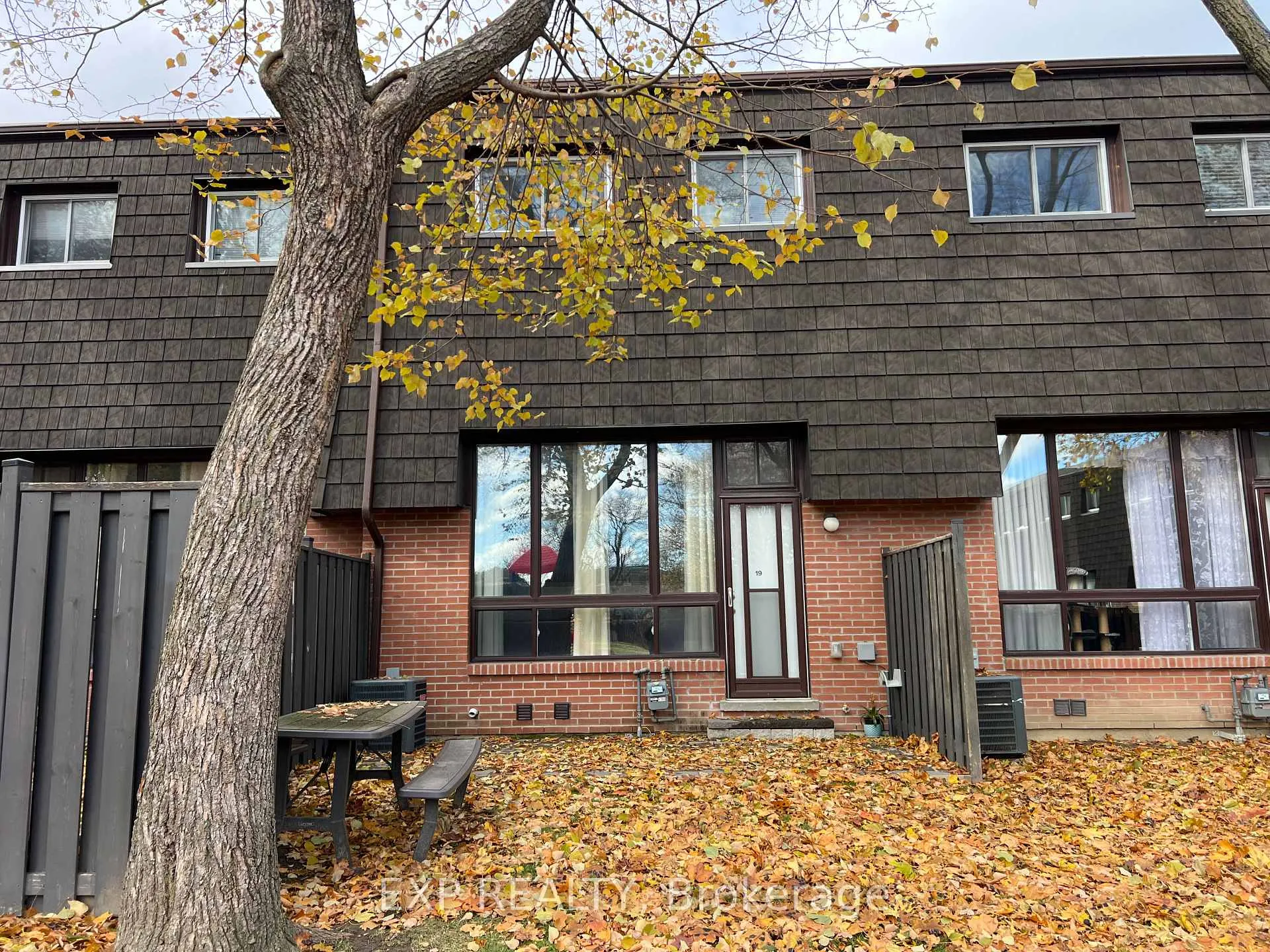 Photo 122 of 19 Darras Court, Brampton, Southgate — HOMEH