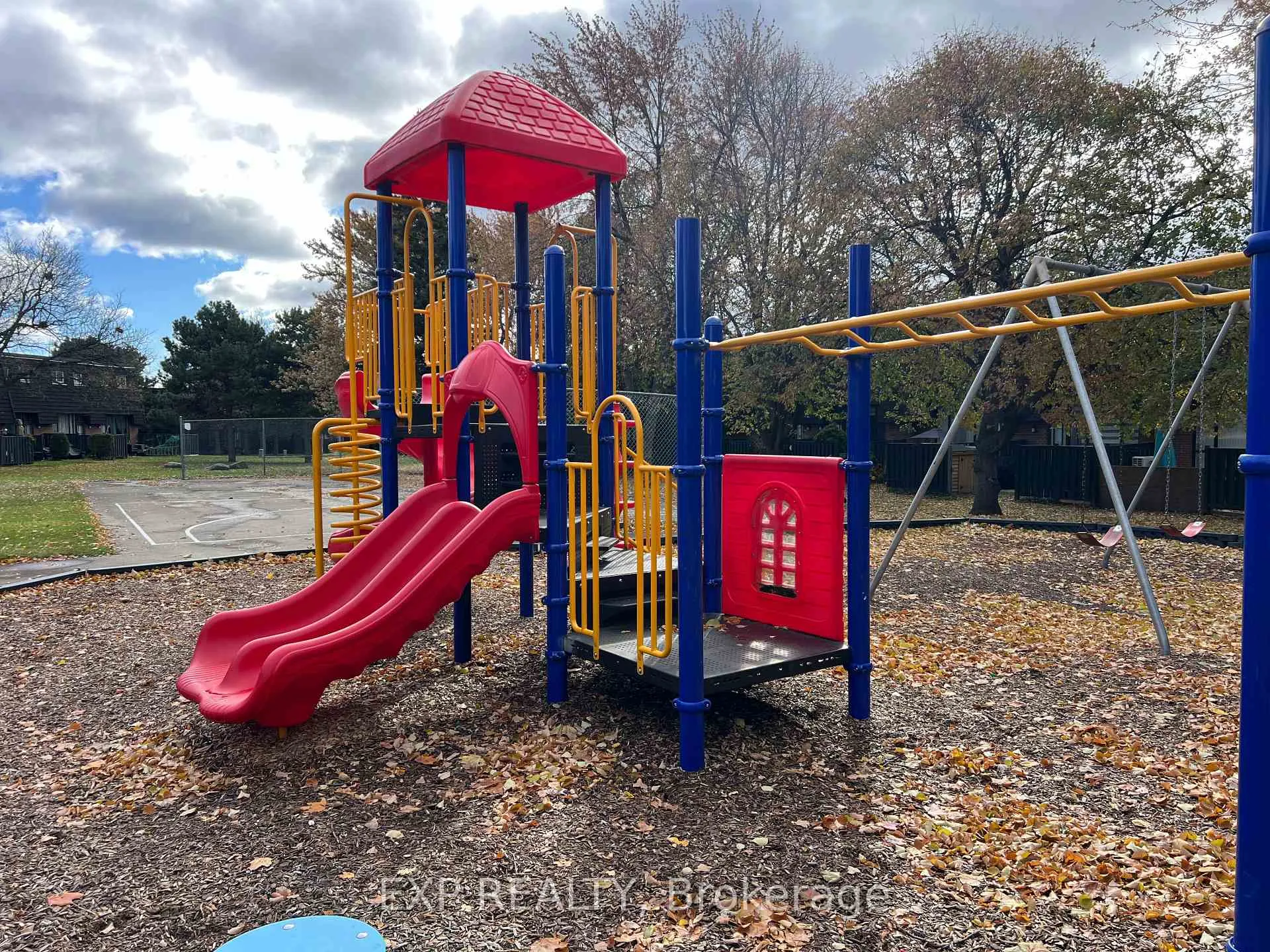 Photo 126 of 19 Darras Court, Brampton, Southgate — HOMEH