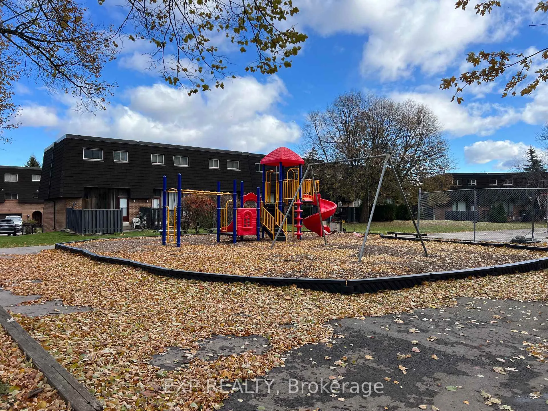 Photo 131 of 19 Darras Court, Brampton, Southgate — HOMEH