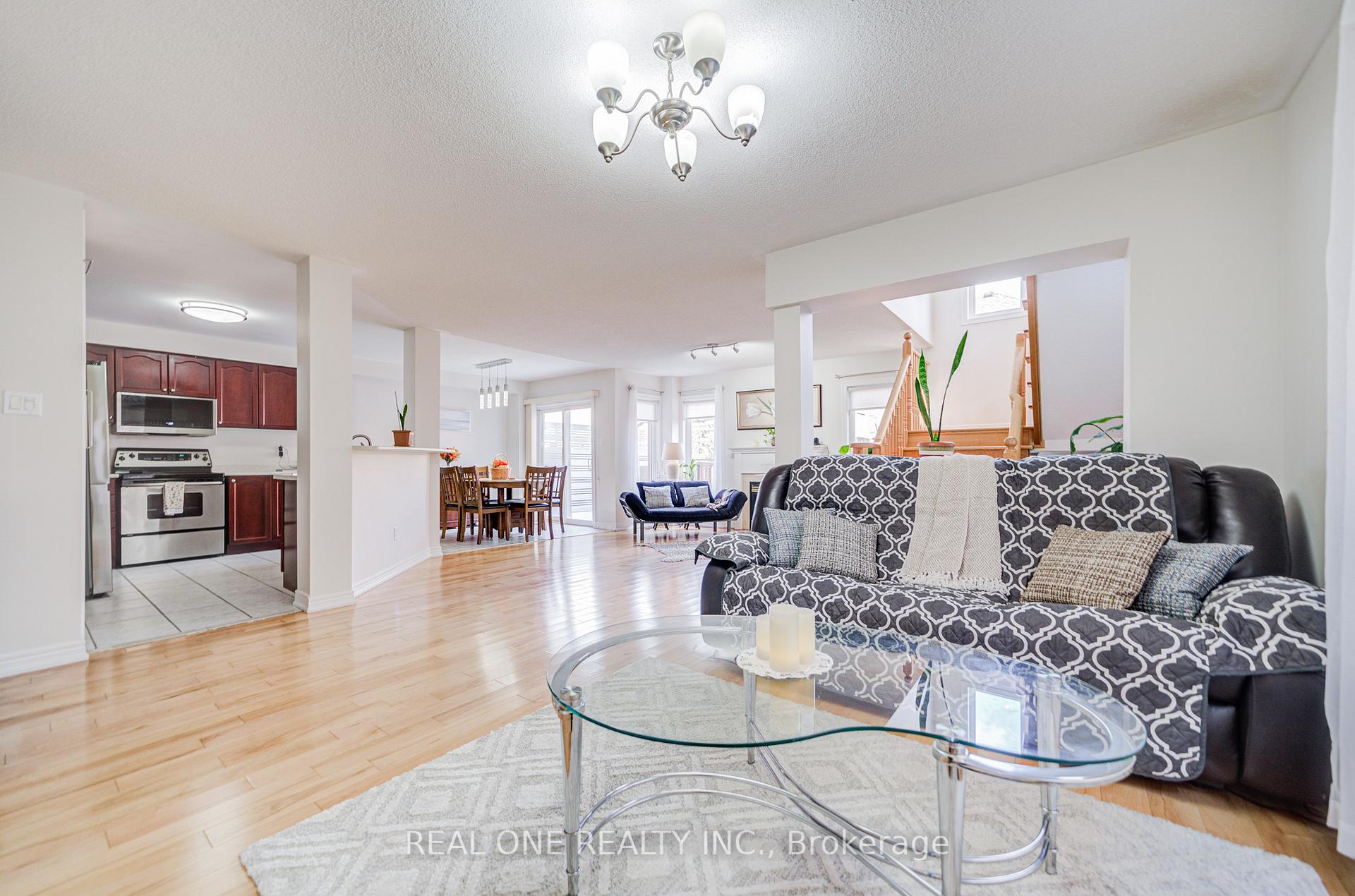 Photo 5 of 16 Boulderbrook Drive, Scarborough, Rouge — HOMEH