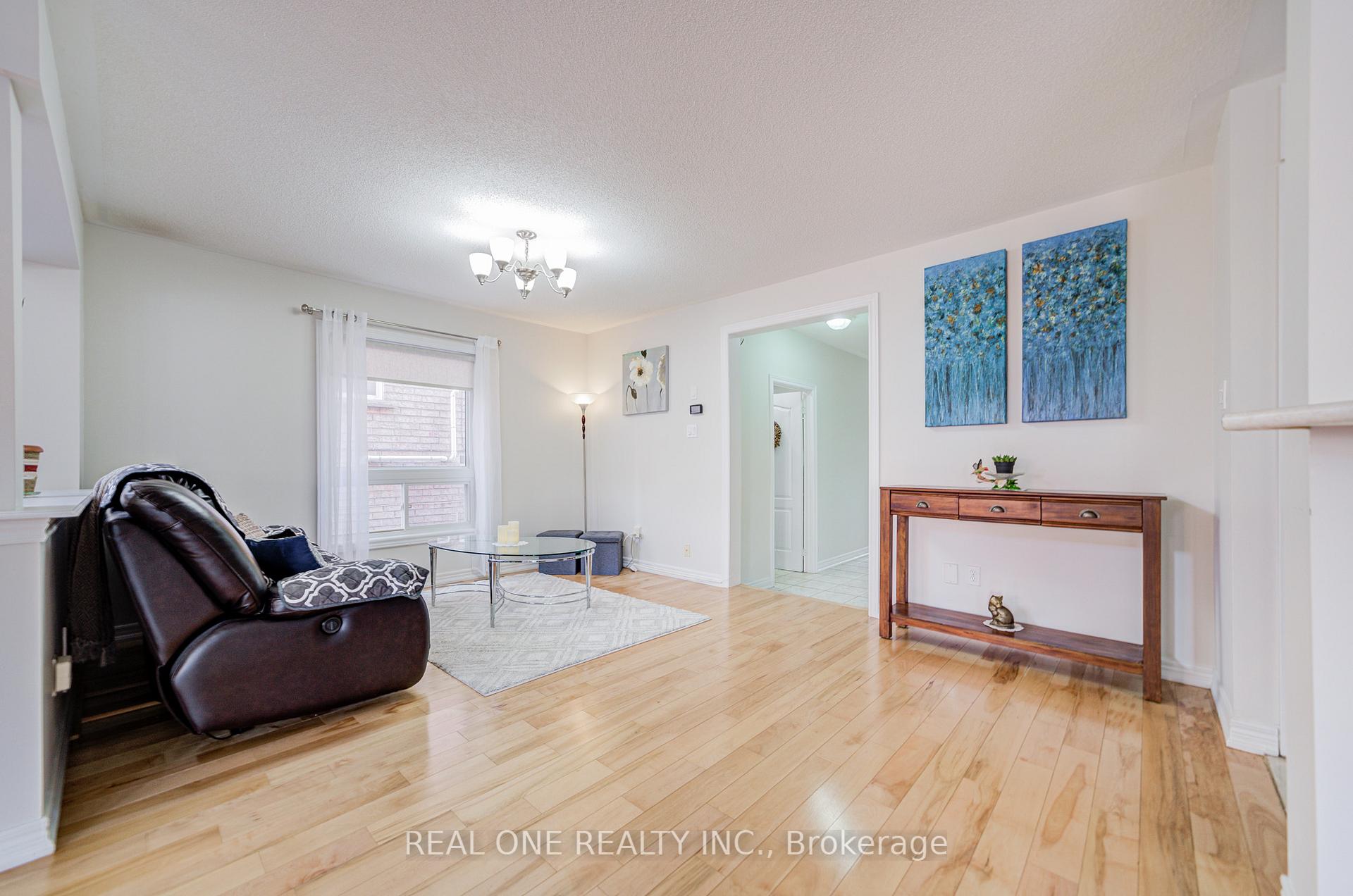 Photo 7 of 16 Boulderbrook Drive, Scarborough, Rouge — HOMEH