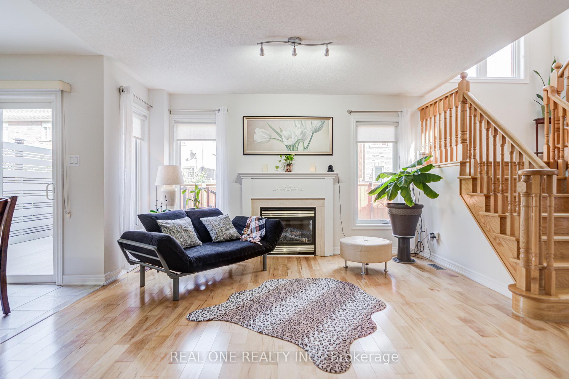 Photo 8 of 16 Boulderbrook Drive, Scarborough, Rouge — HOMEH