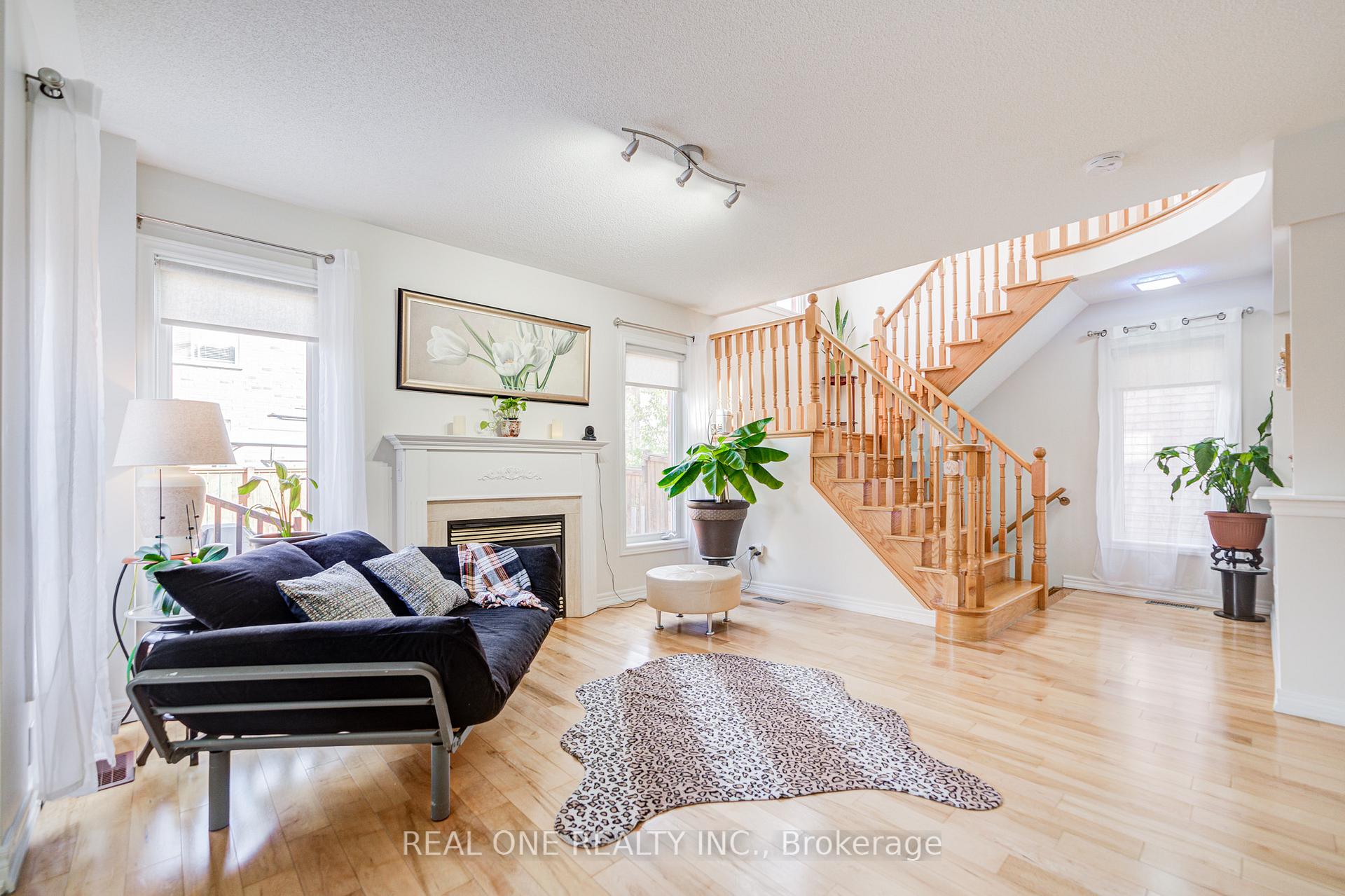 Photo 11 of 16 Boulderbrook Drive, Scarborough, Rouge — HOMEH