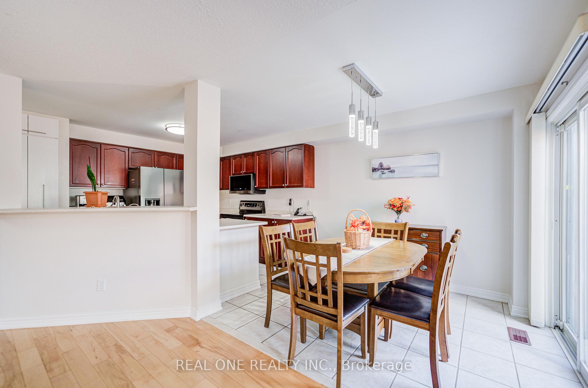 Photo 14 of 16 Boulderbrook Drive, Scarborough, Rouge — HOMEH