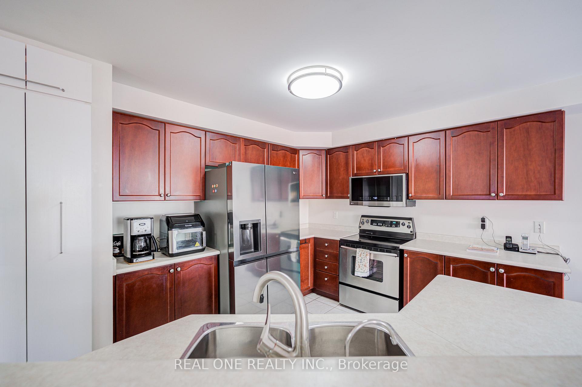 Photo 17 of 16 Boulderbrook Drive, Scarborough, Rouge — HOMEH