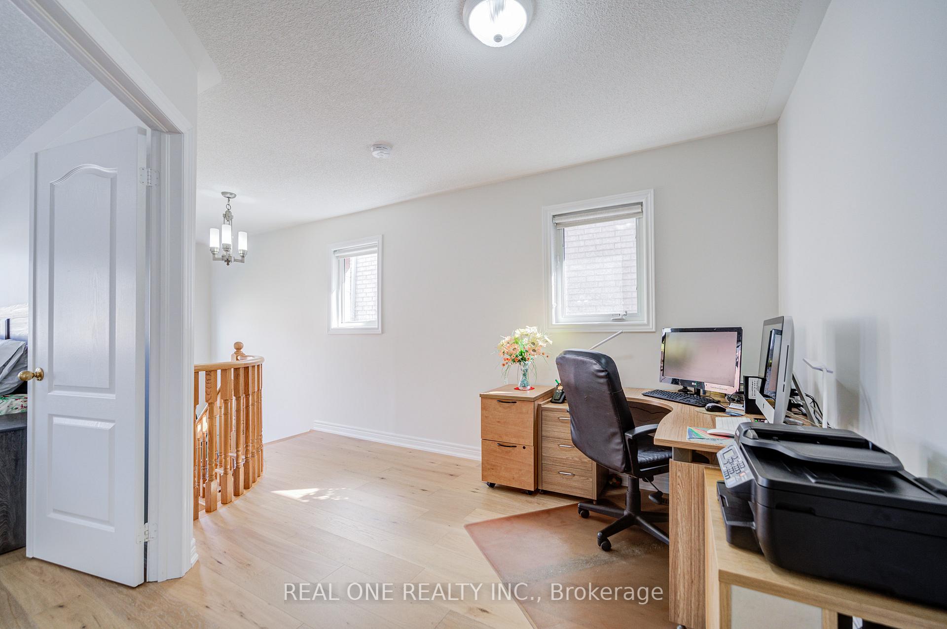 Photo 21 of 16 Boulderbrook Drive, Scarborough, Rouge — HOMEH