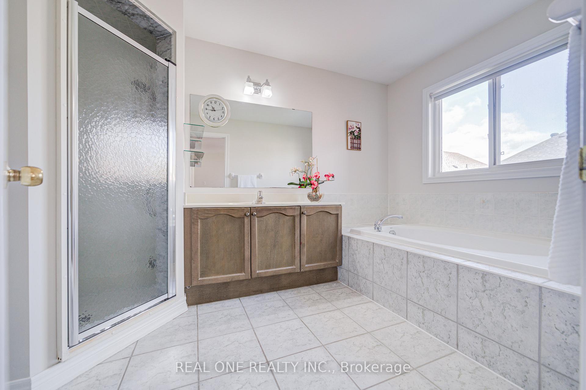 Photo 25 of 16 Boulderbrook Drive, Scarborough, Rouge — HOMEH