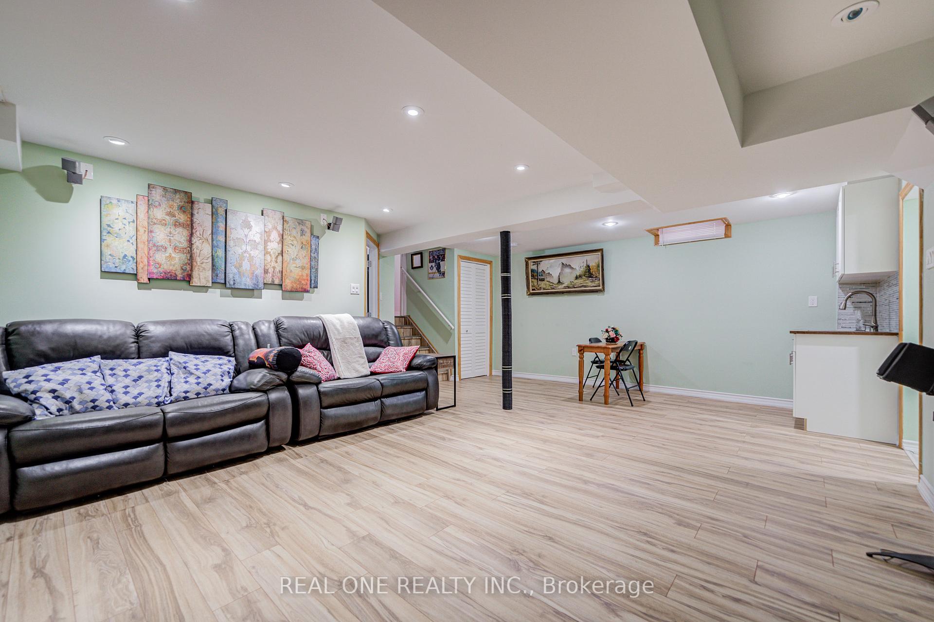 Photo 36 of 16 Boulderbrook Drive, Scarborough, Rouge — HOMEH