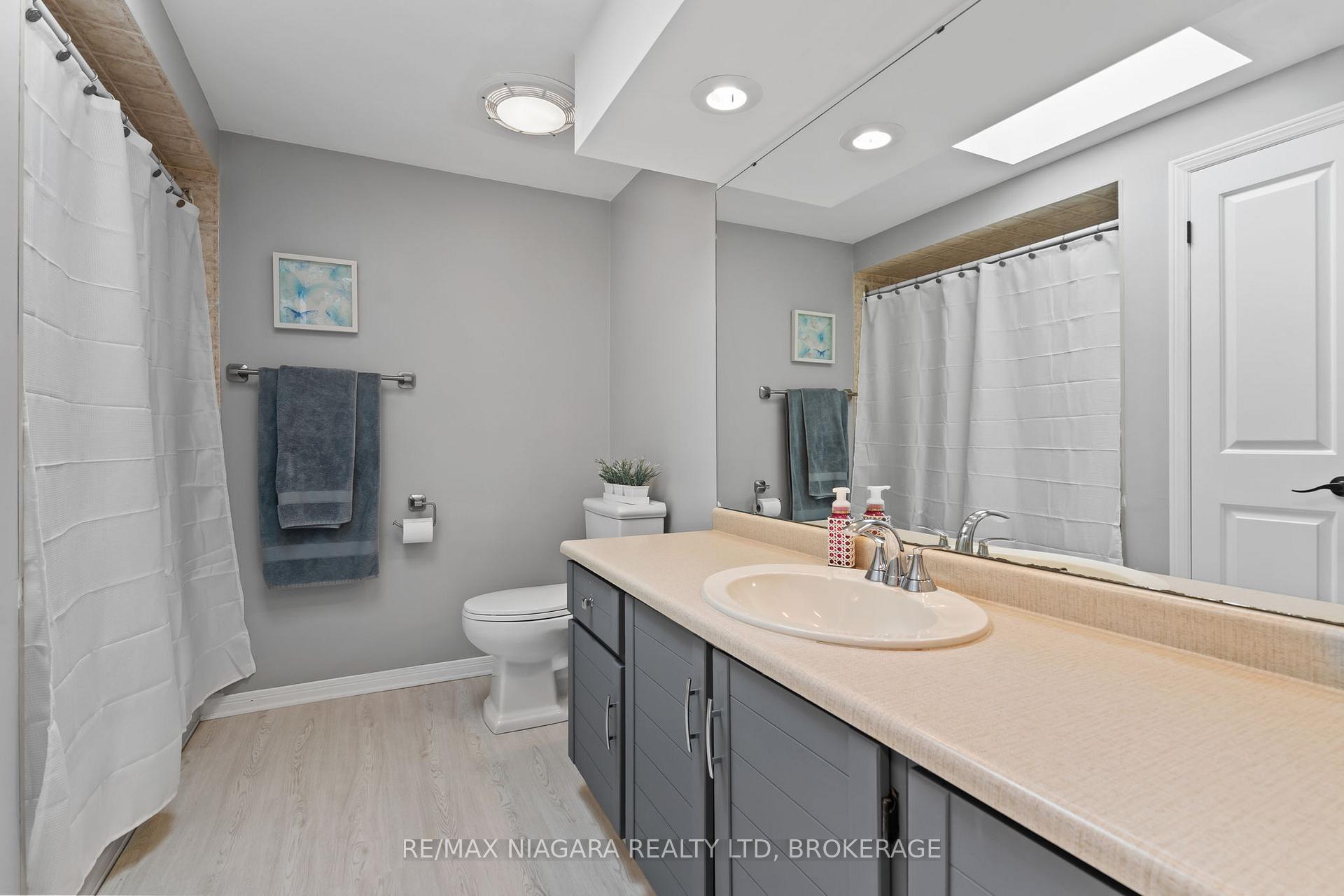Photo 18 of 46 Baxter Crescent, Thorold, Confederation Heights — HOMEH