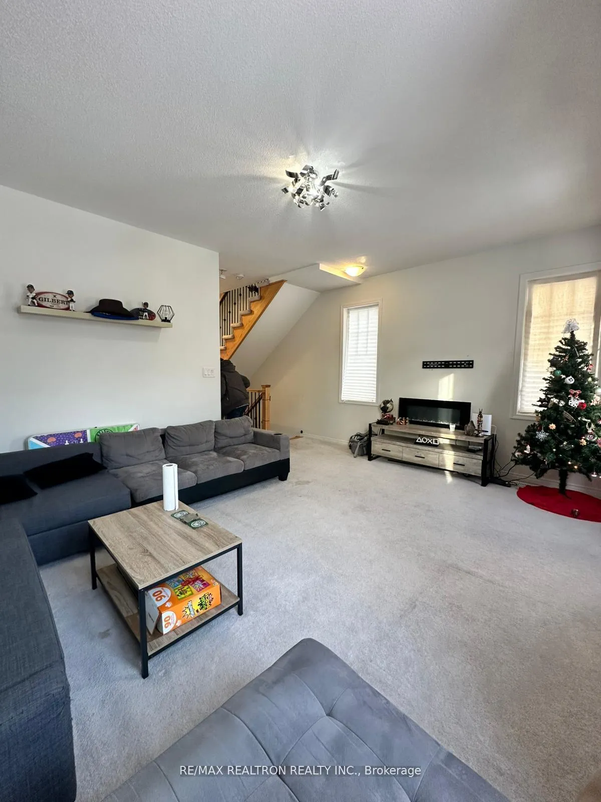 Photo 4 of 835 Atwater Path, Oshawa, Lakeview — HOMEH