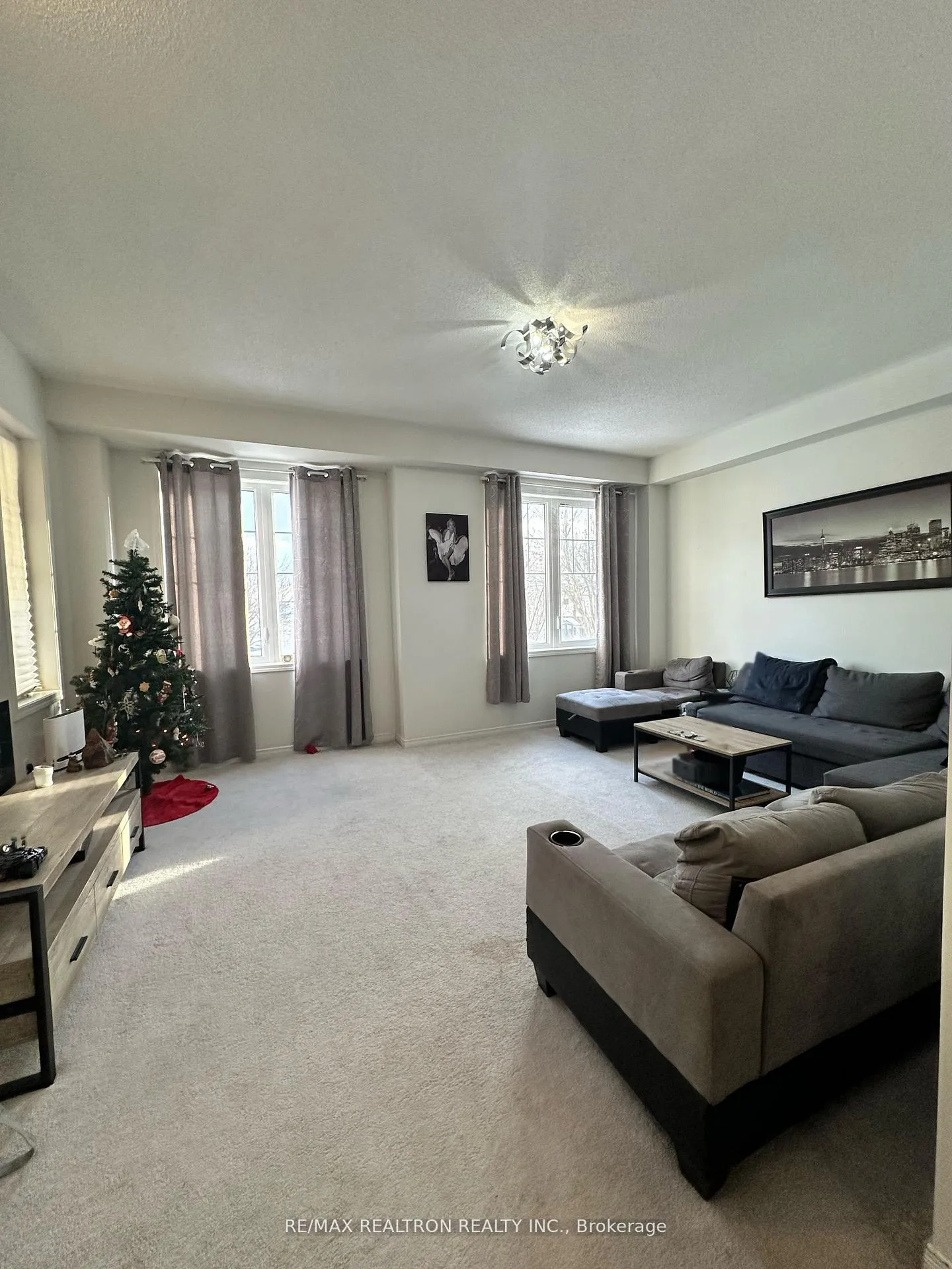 Photo 5 of 835 Atwater Path, Oshawa, Lakeview — HOMEH