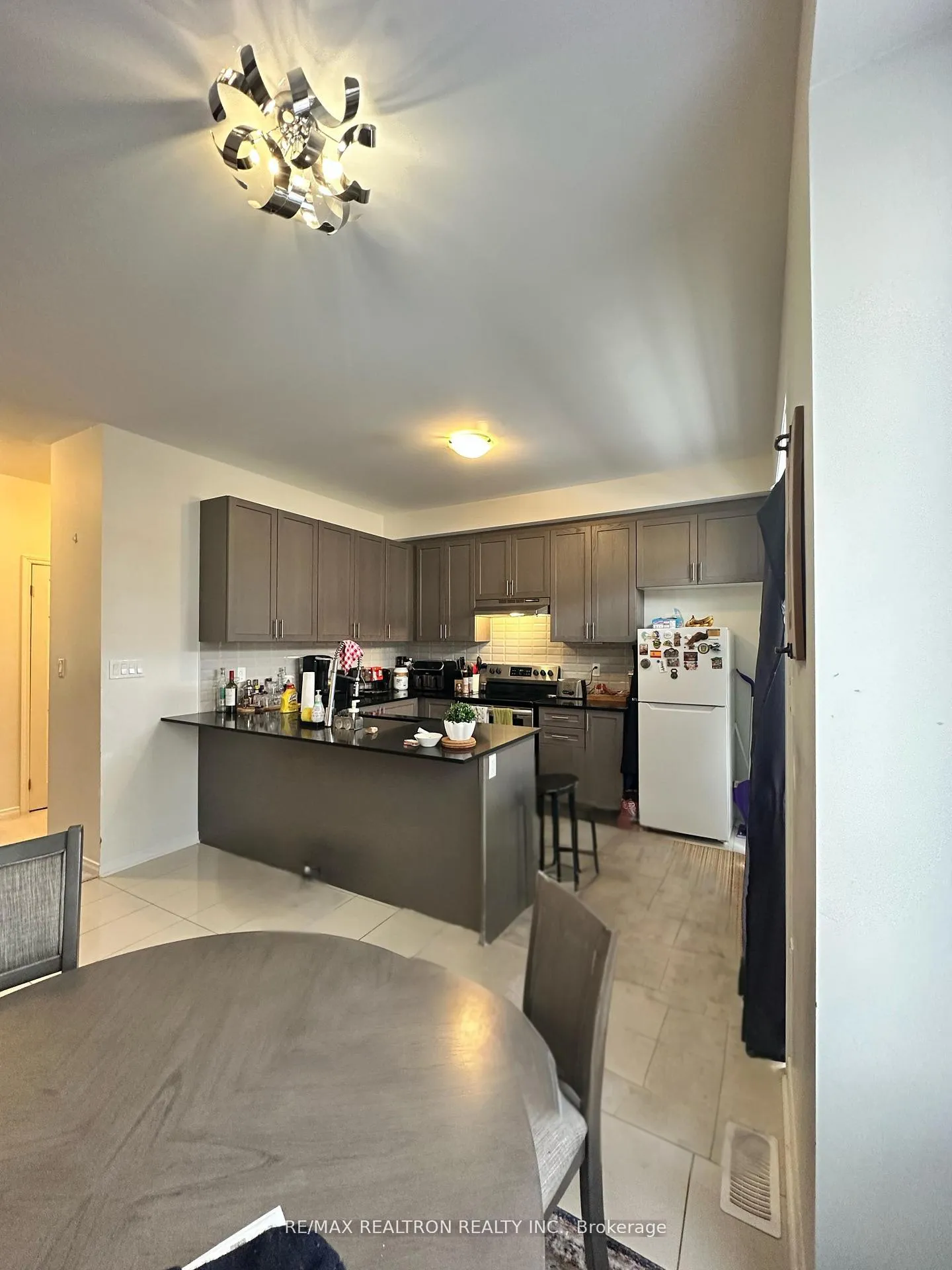 Photo 6 of 835 Atwater Path, Oshawa, Lakeview — HOMEH