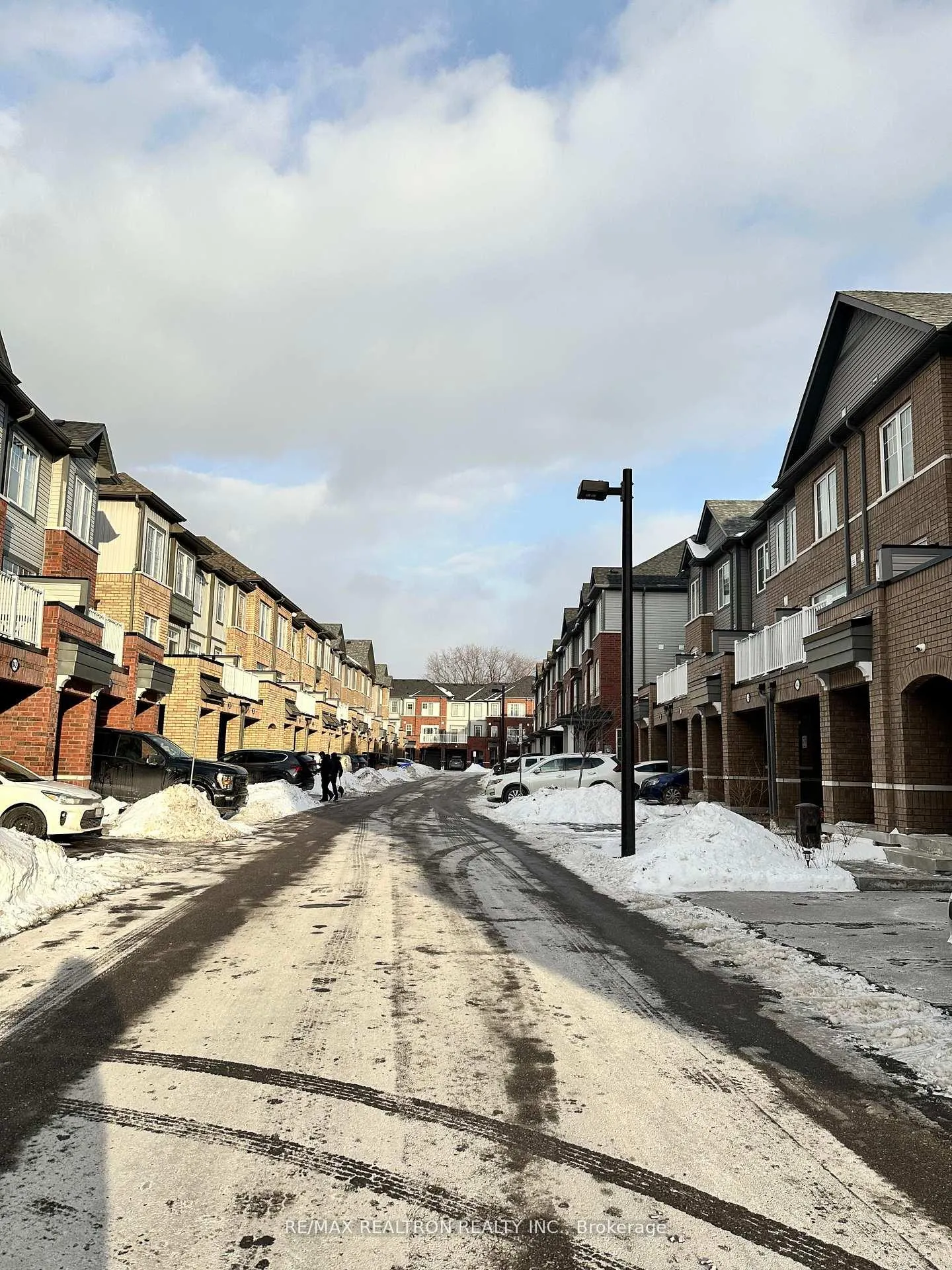 Photo 10 of 835 Atwater Path, Oshawa, Lakeview — HOMEH