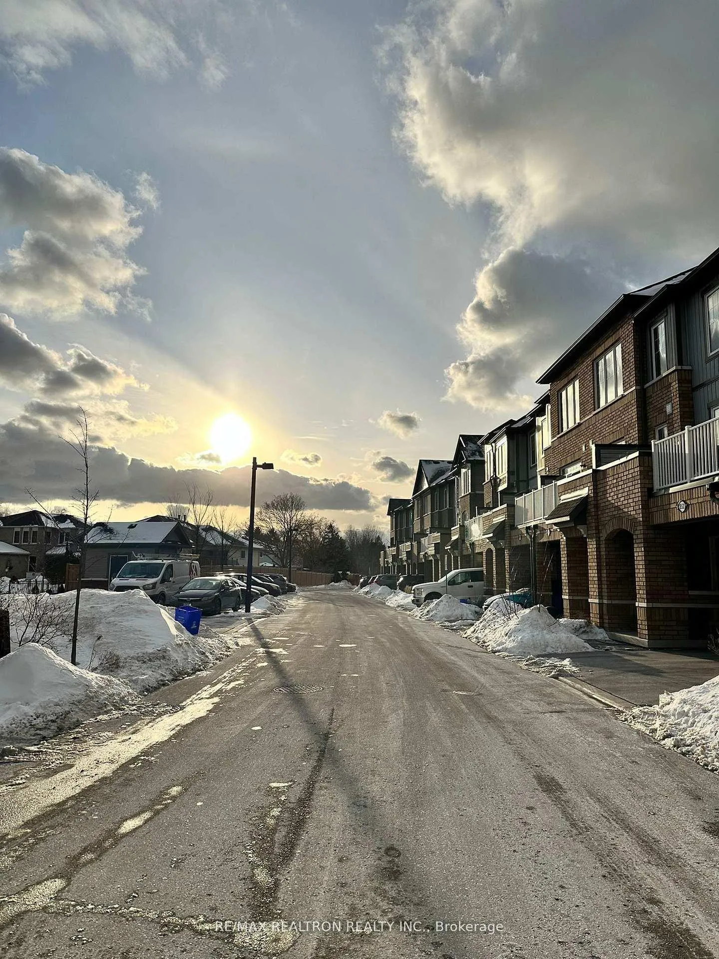 Photo 11 of 835 Atwater Path, Oshawa, Lakeview — HOMEH