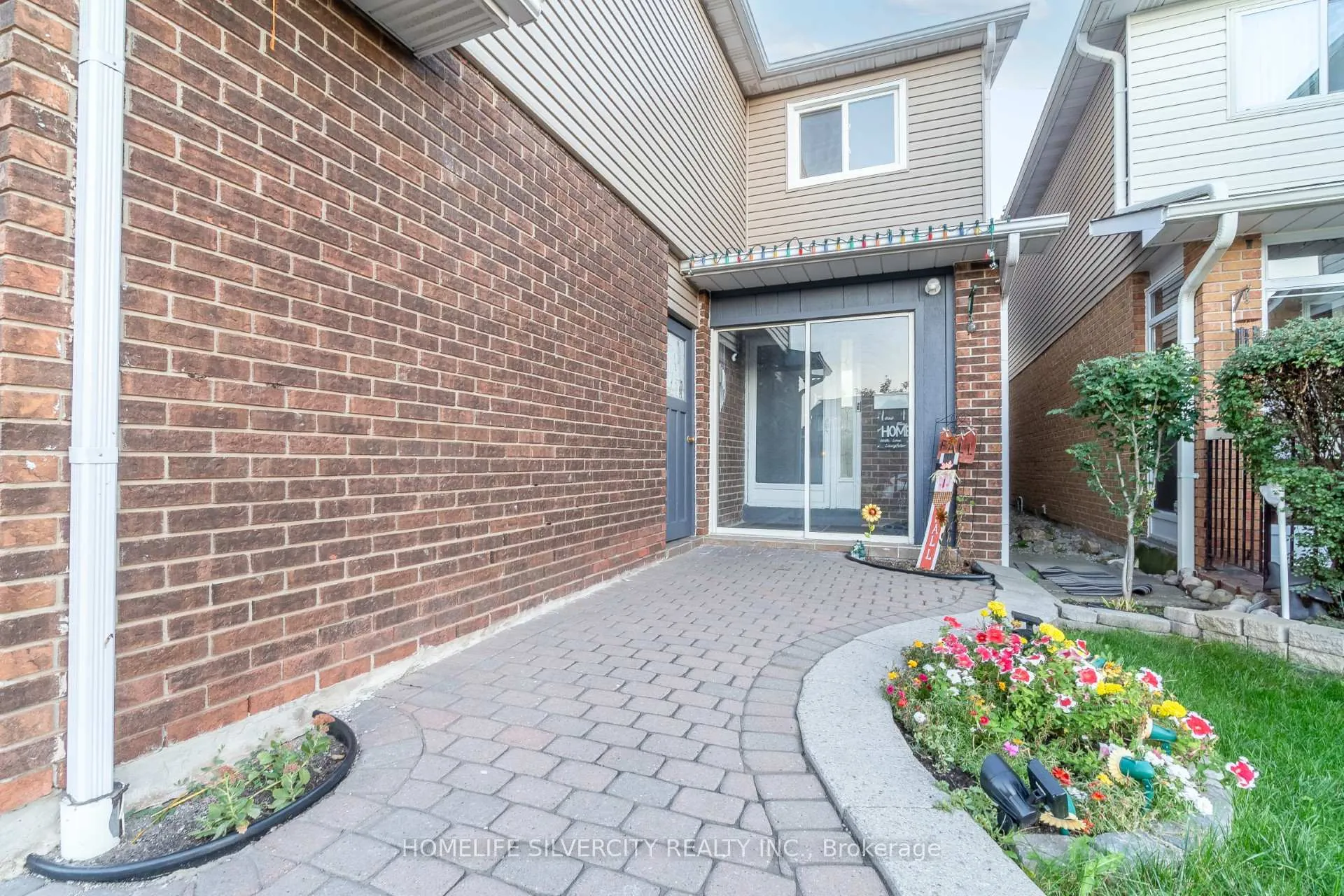 Photo 4 of 29 Lindridge Avenue, Brampton, Westgate — HOMEH
