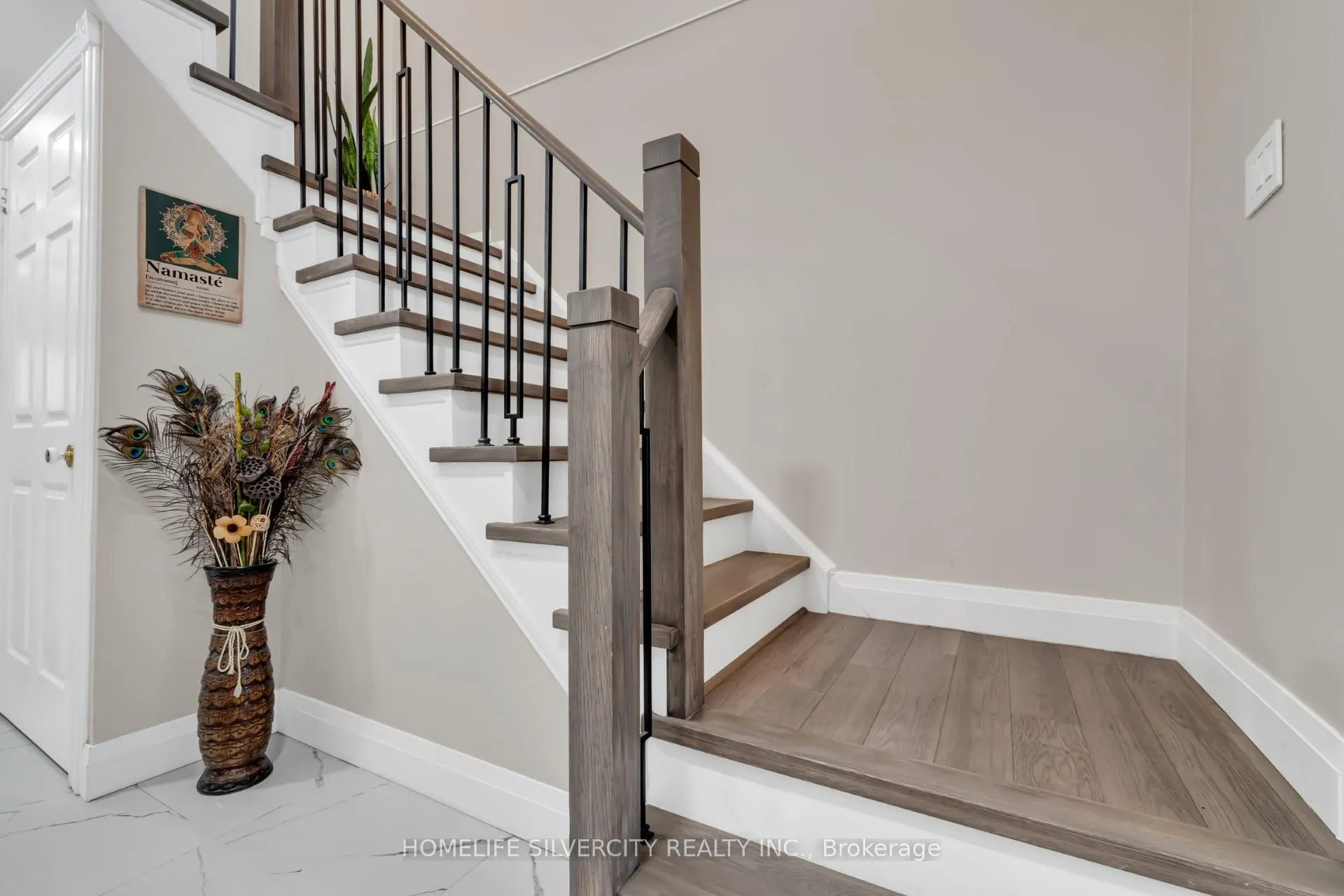 Photo 7 of 29 Lindridge Avenue, Brampton, Westgate — HOMEH