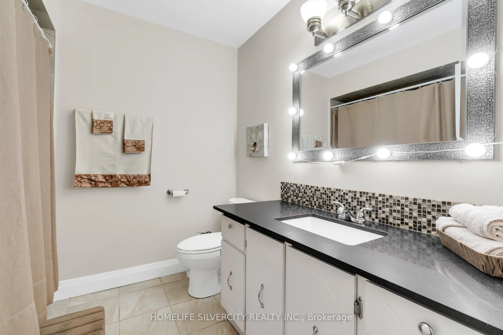 Photo 16 of 29 Lindridge Avenue, Brampton, Westgate — HOMEH