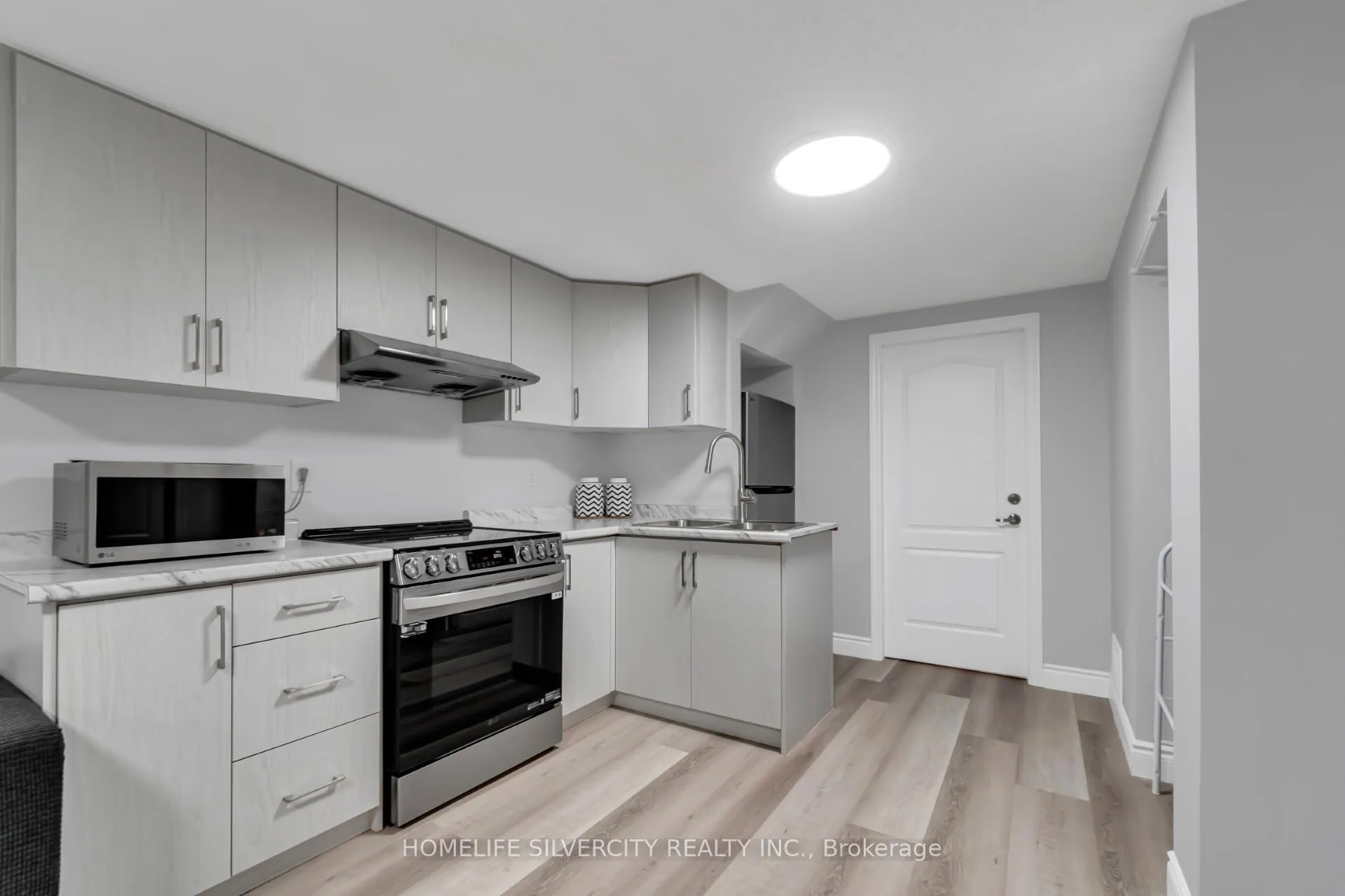 Photo 20 of 29 Lindridge Avenue, Brampton, Westgate — HOMEH