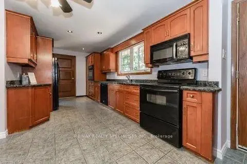 Photo 2 of 87 Secord Avenue, Kitchener — HOMEH