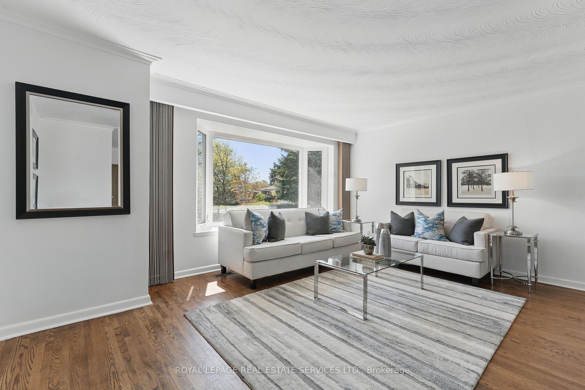 Photo 5 of 16 Denver Place, Scarborough, Woburn — HOMEH