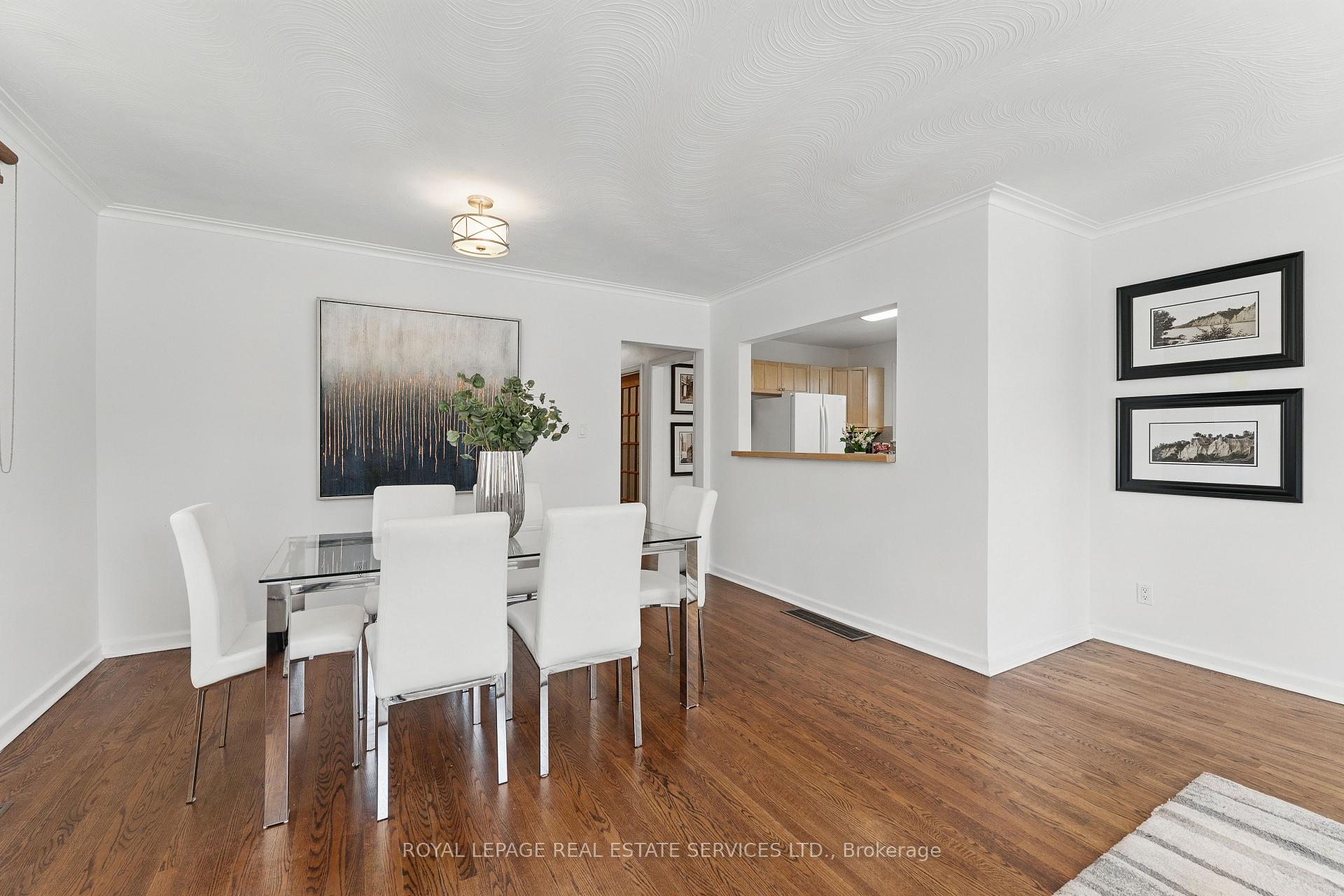 Photo 8 of 16 Denver Place, Scarborough, Woburn — HOMEH