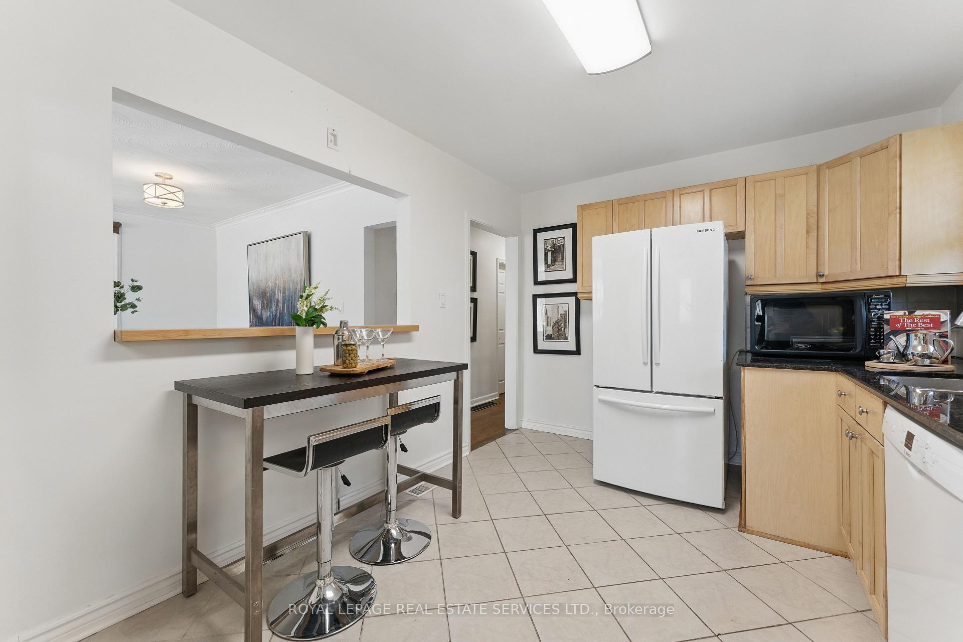 Photo 11 of 16 Denver Place, Scarborough, Woburn — HOMEH