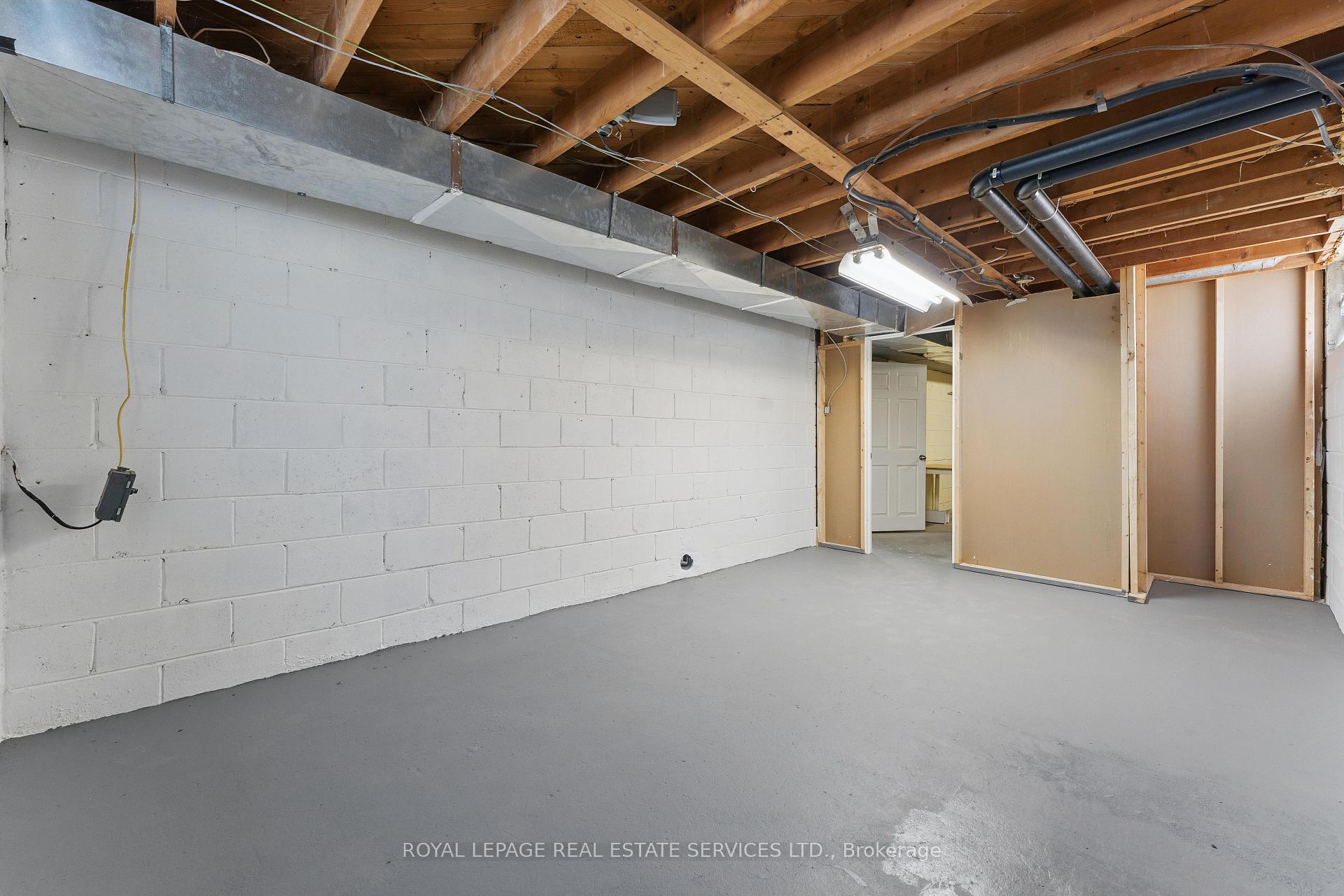 Photo 23 of 16 Denver Place, Scarborough, Woburn — HOMEH