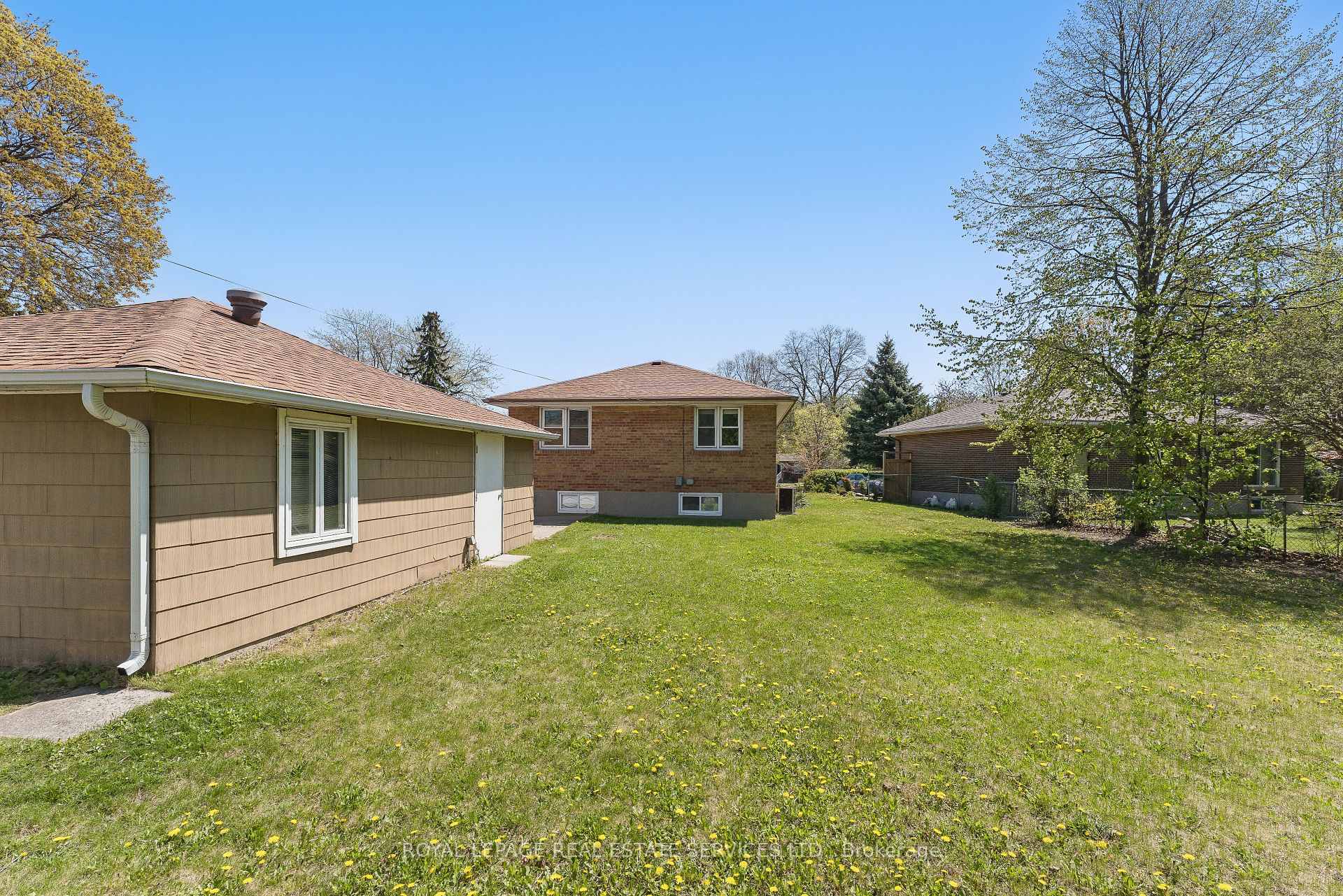 Photo 26 of 16 Denver Place, Scarborough, Woburn — HOMEH
